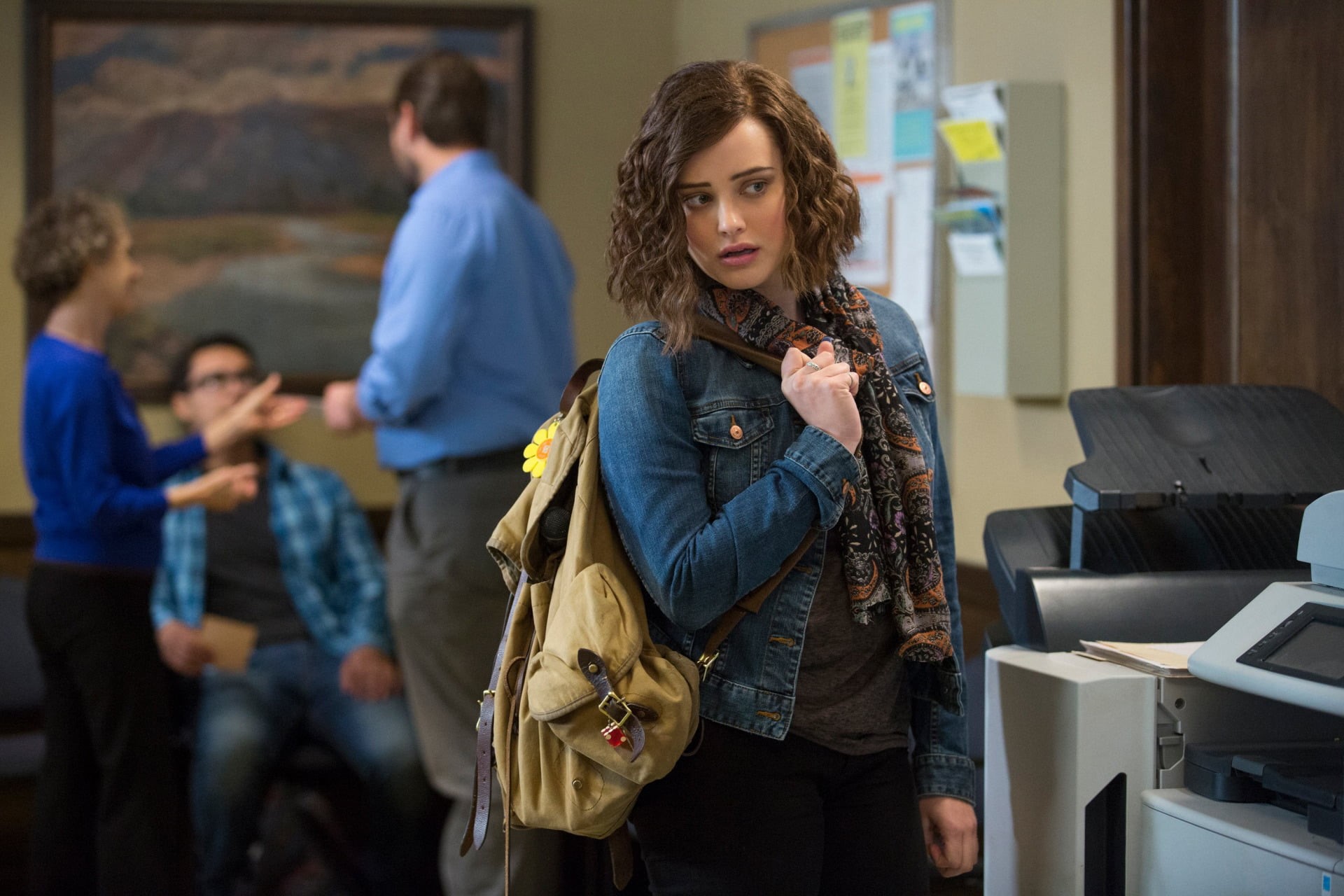scarf, celebrity, bag, young woman, peeking, 13 Reasons Why, 1080P, short hair, women, brunette, Netflix TV Series, open mouth, printer, Hannah Baker, HD Wallpaper