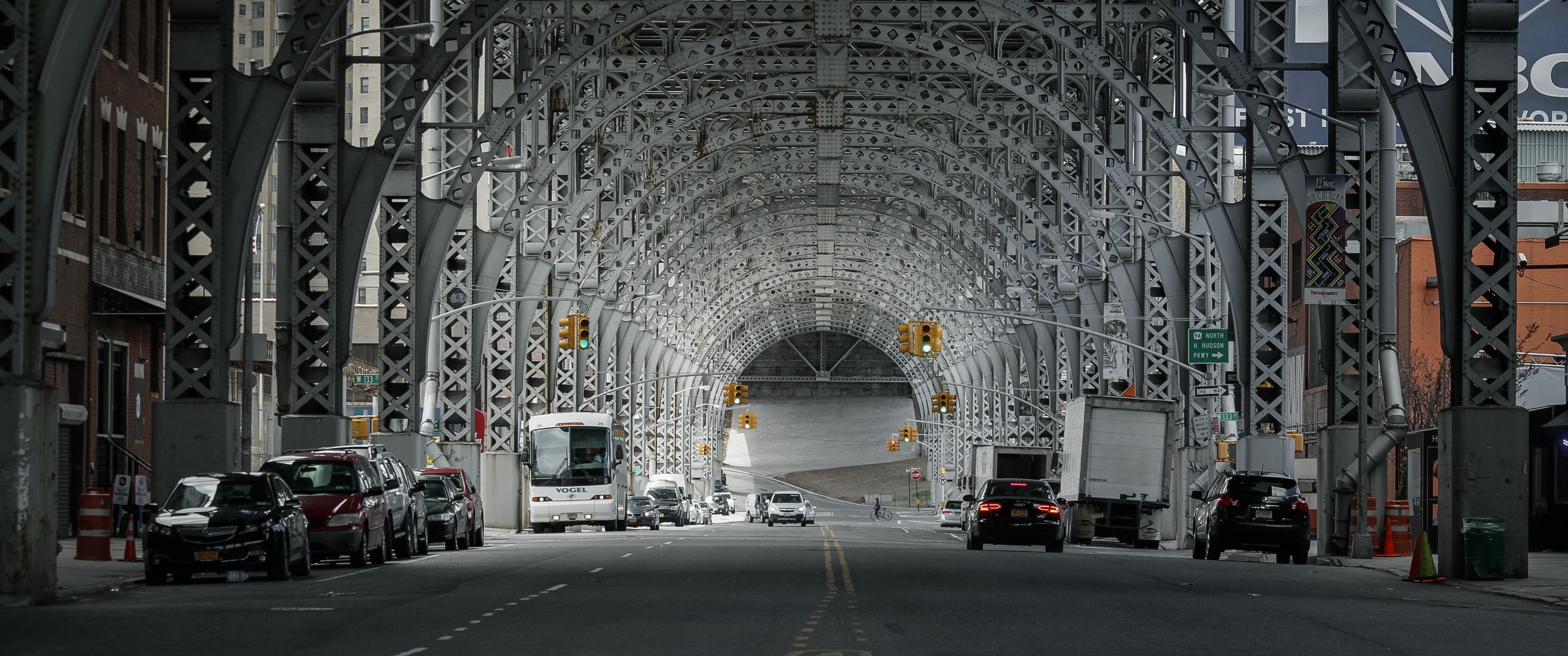 incidental people, white, bridge, road, building exterior, city, motor vehicle, the way forward, architecture, 2K, car, direction, floral, travel, traffic, HD Wallpaper