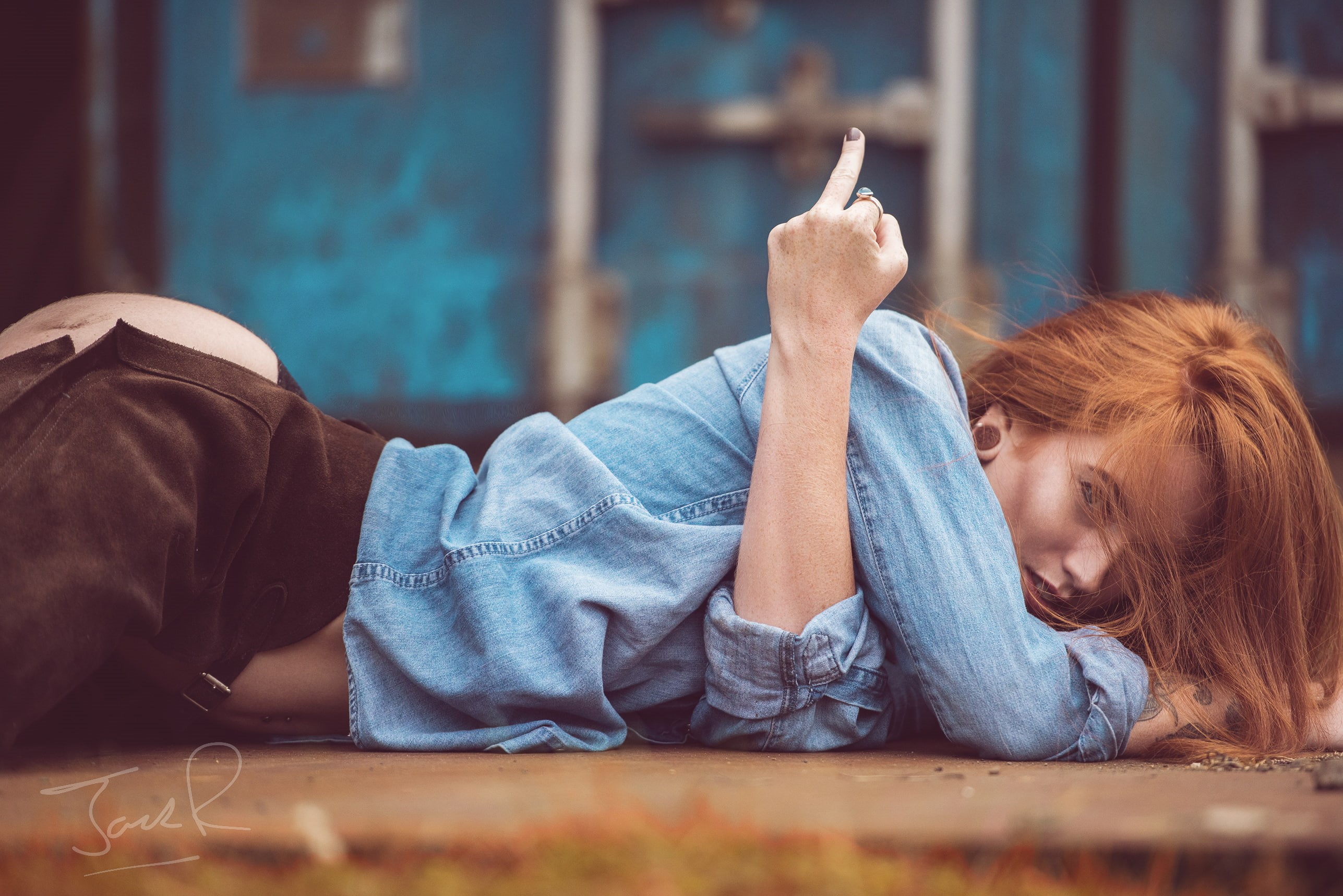 2K, red, redhead, middle finger, hair, gesture, hand, minusovka, Jenny Osullivan, HD Wallpaper