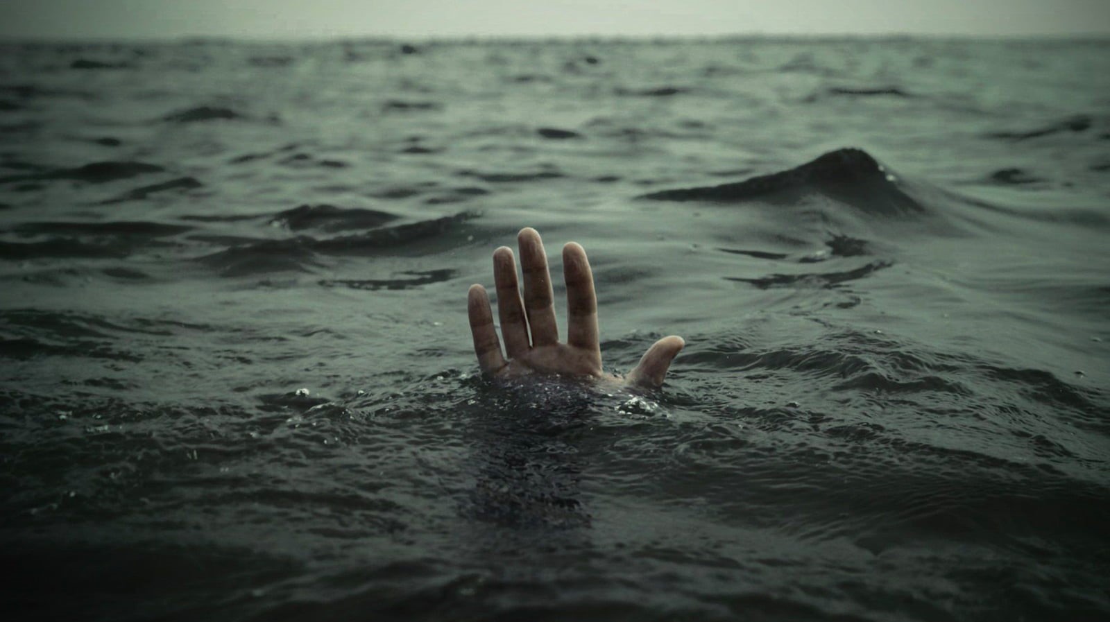raising, drowning, human body part, finger, human finger, 720P, underwater, rippled, motion, human hand, water, human limb, nature, hands, swimming, body part, HD Wallpaper