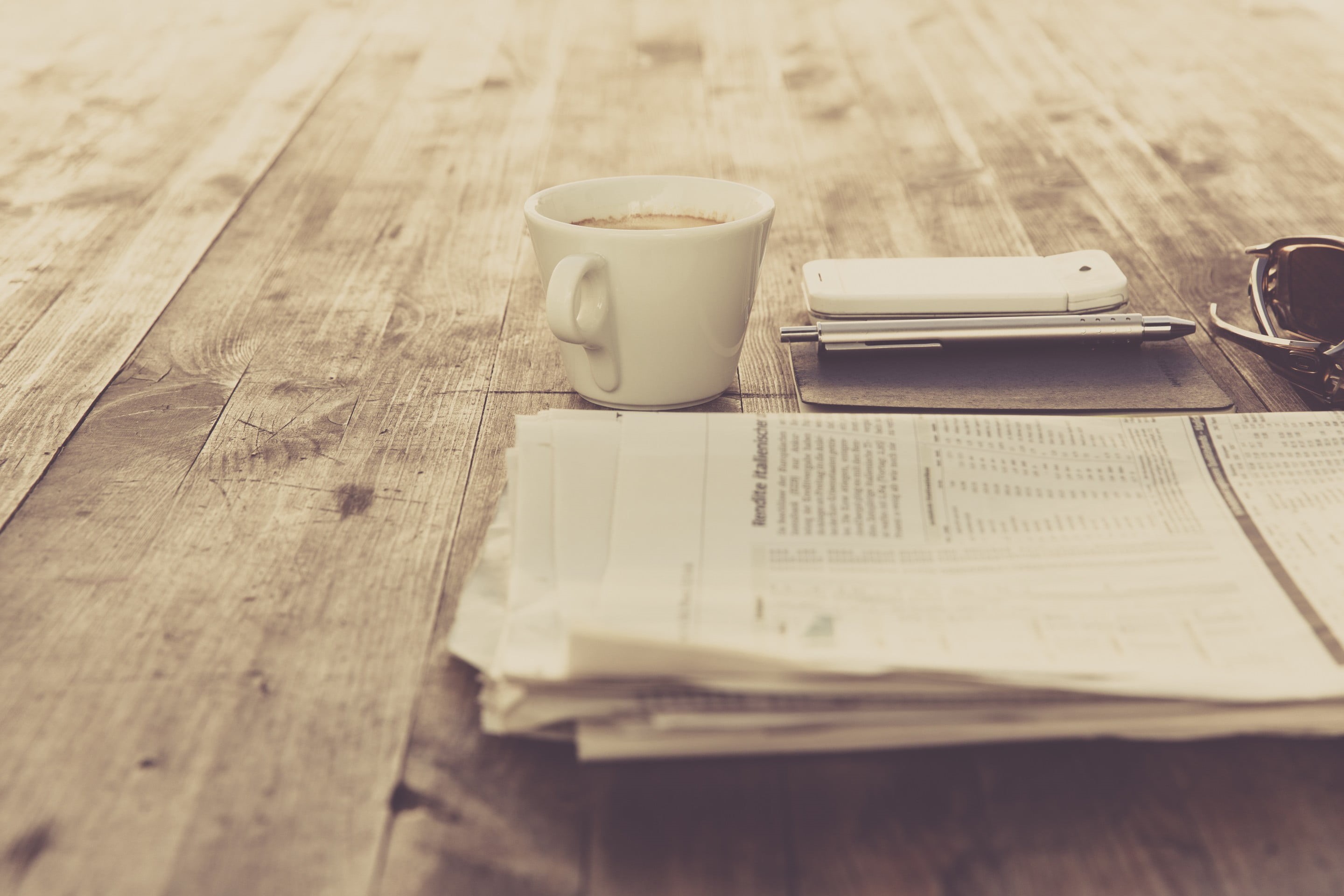 pen, publication, mug, pens, cup, coffee - drink, 2K, wooden surface, still life, ceramic, non-alcoholic beverage, paper, drink, mugs, smartphone, indoors, HD Wallpaper