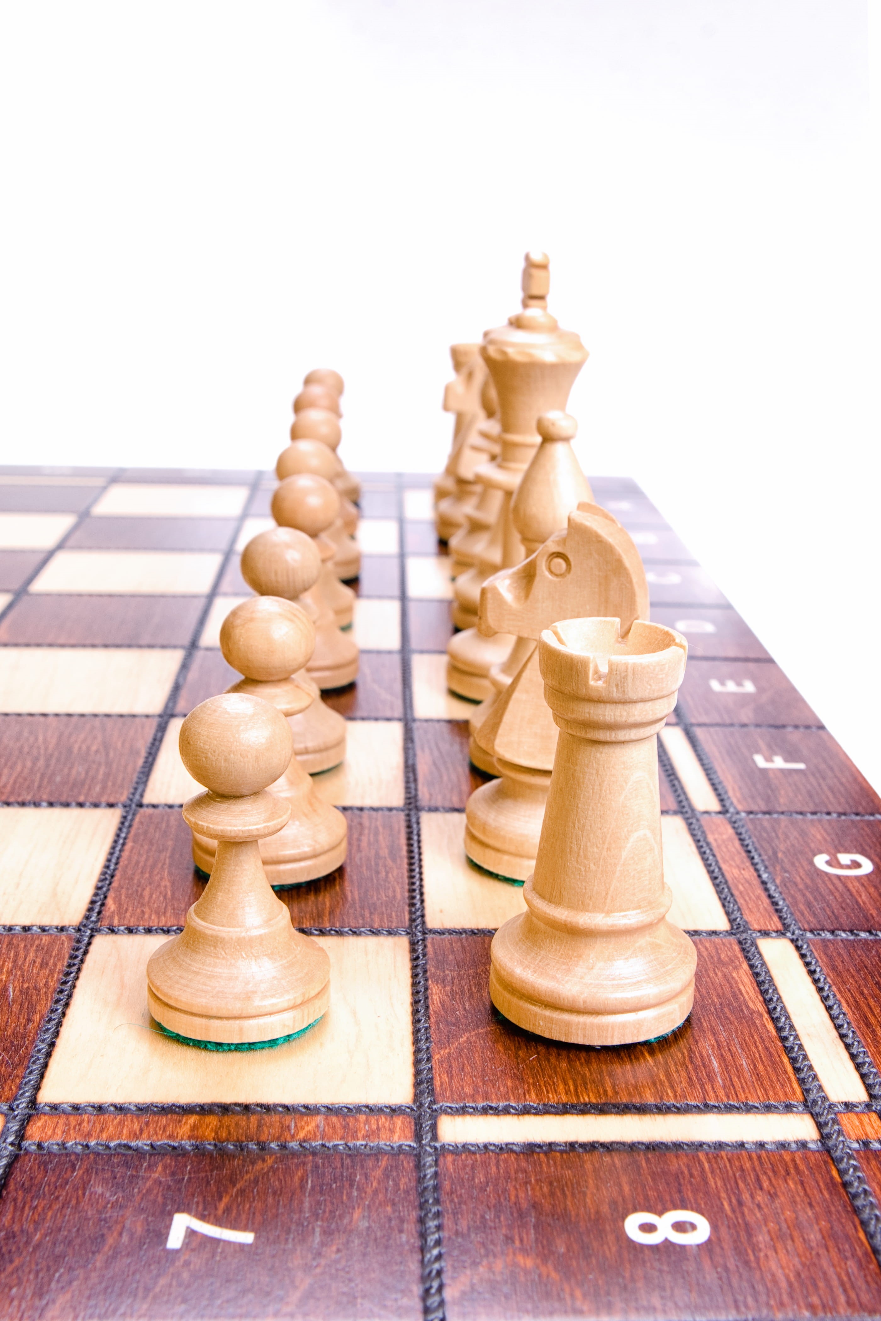 checked pattern, competition, chessboard, pawn - chess piece, king - chess piece, battle, success, no people, arts culture and entertainment, chess, wood - material, Phone HD Wallpaper
