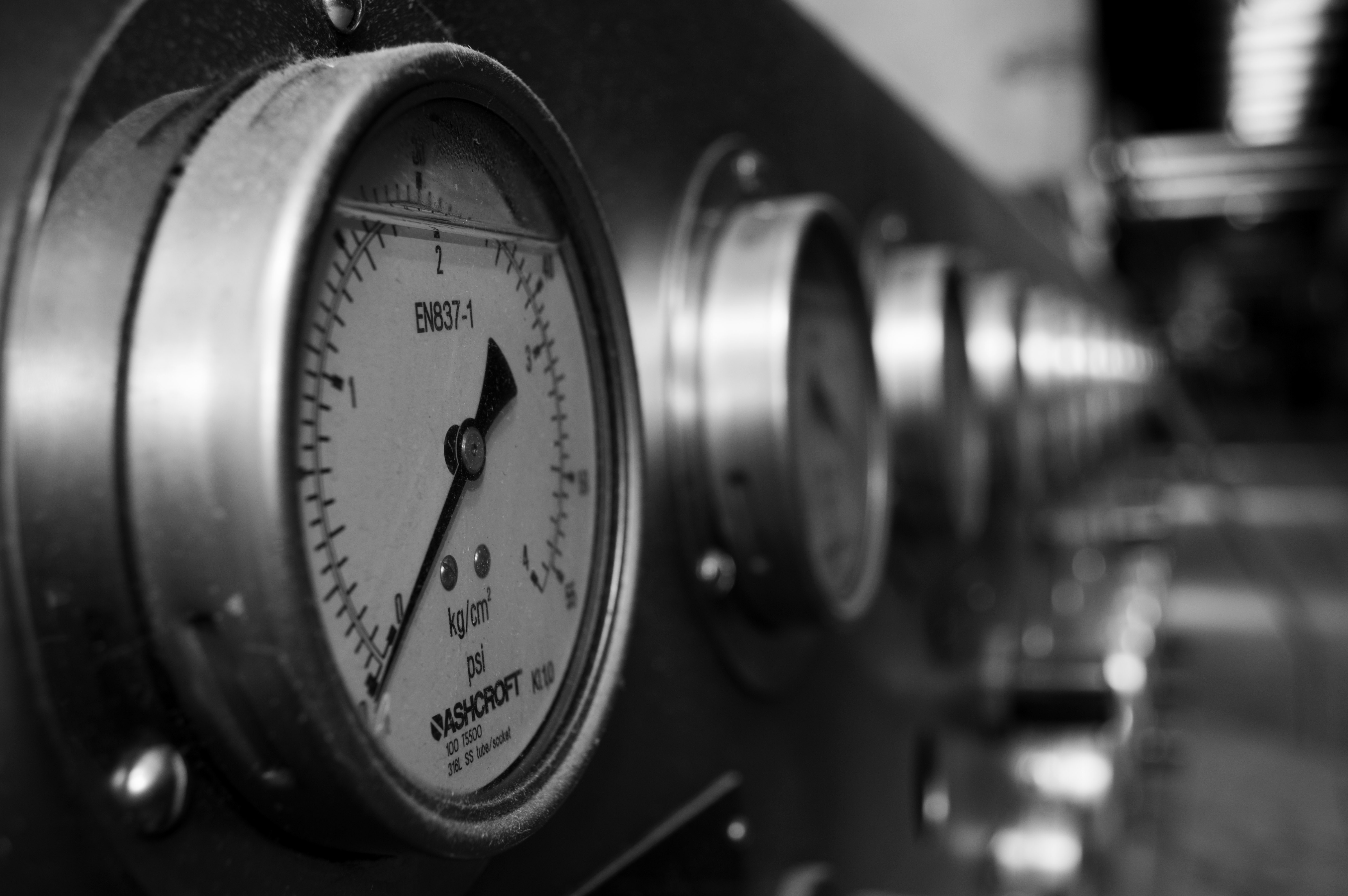 industrial, gray, no people, pressure, nikon d3200, alloy, focus on foreground, industry, accuracy, 5K, equipment, control, metal, selective focus, sign, HD Wallpaper