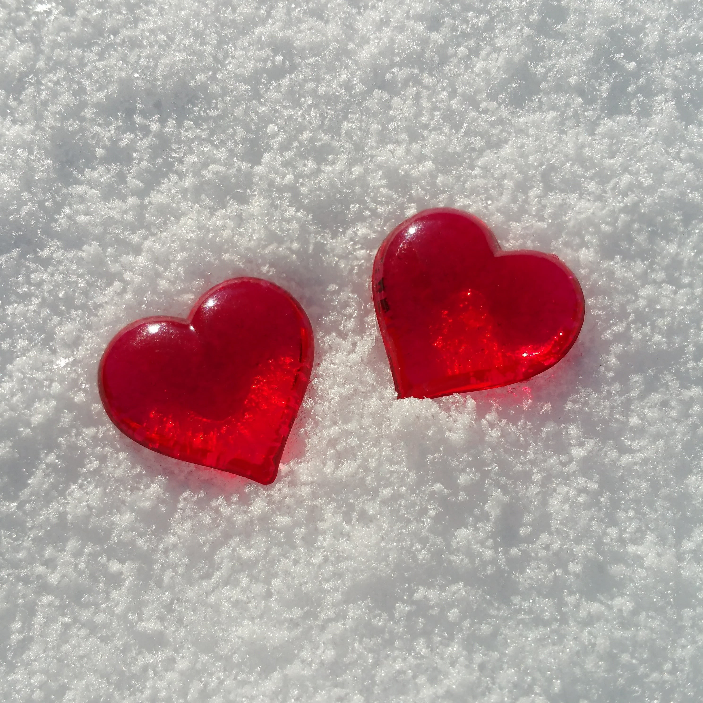 snow, indoors, still life, valentines Day - Holiday, decoration, cold temperature, shape, two, two objects, february, decors, symbol, white color, winter, Phone HD Wallpaper