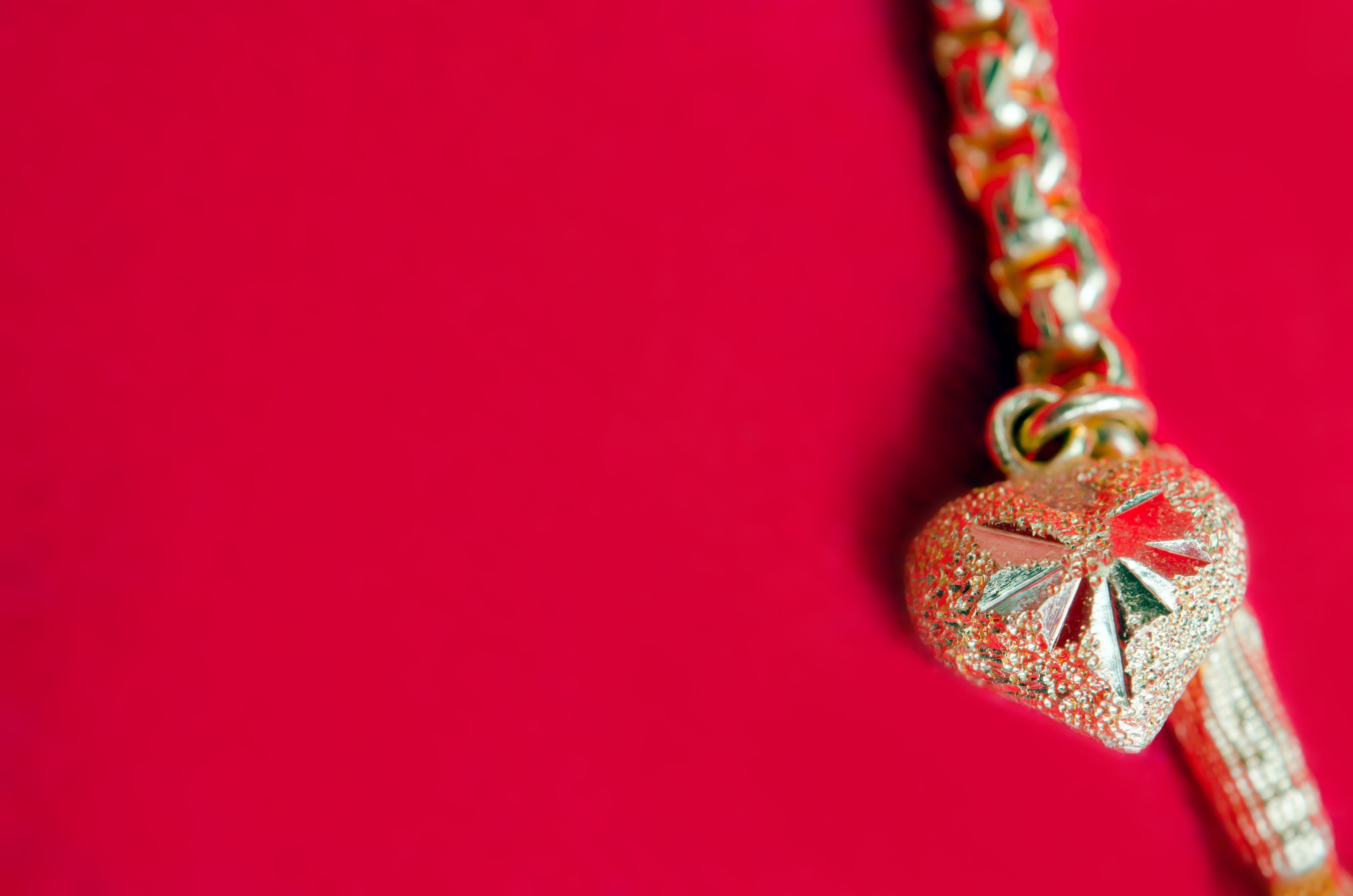 necklace, glamour, single object, 5, cloth, white, isolated, treasure, red, Grade, gold chain, Gold, studio shot, personal accessory, metal, 4K, pretty, HD Wallpaper