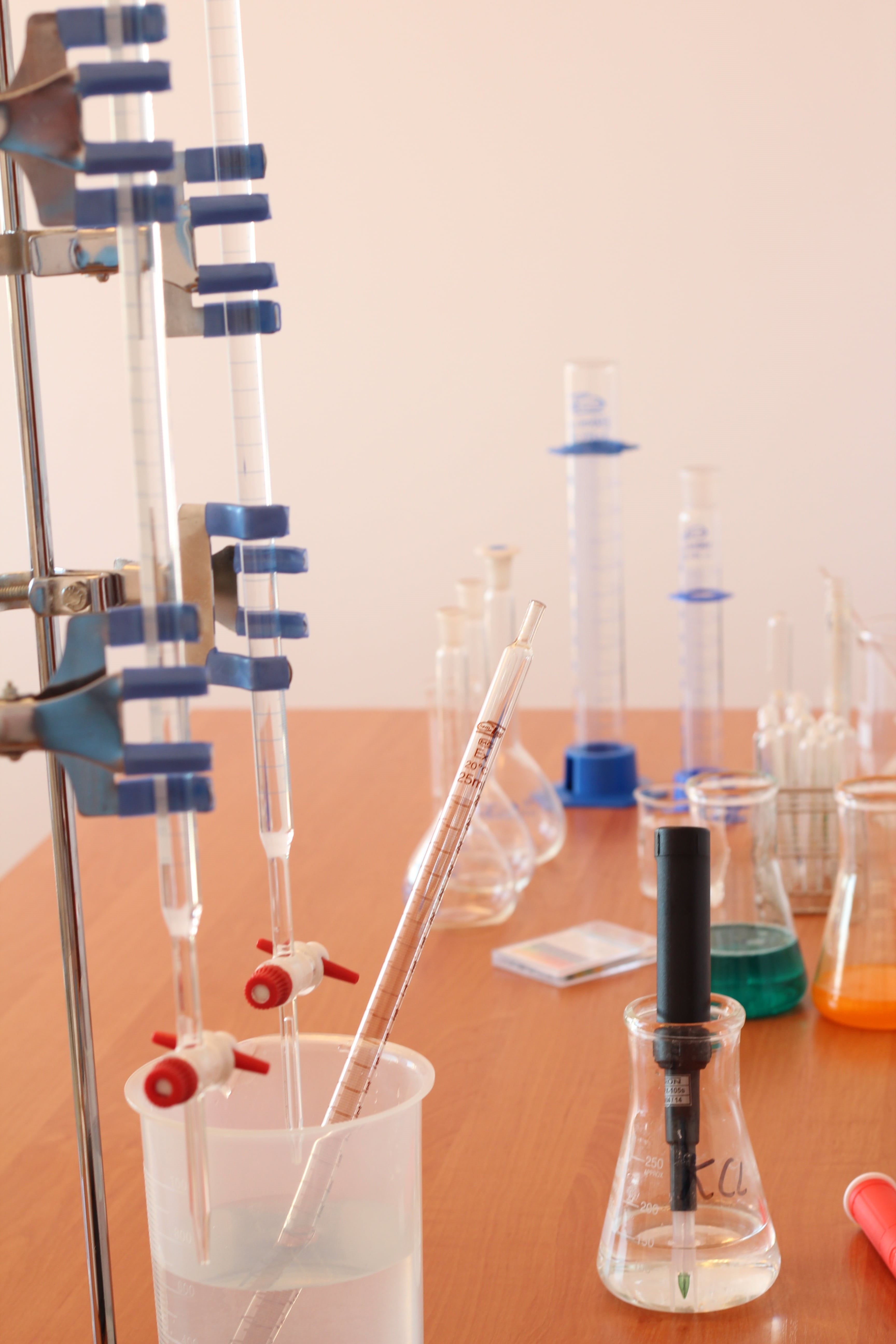 laboratory, chemistry, indoors, test tube, glass - material, education, relationship, table, experiment, 5K, reaction, response, biotechnology, wooden, Phone HD Wallpaper