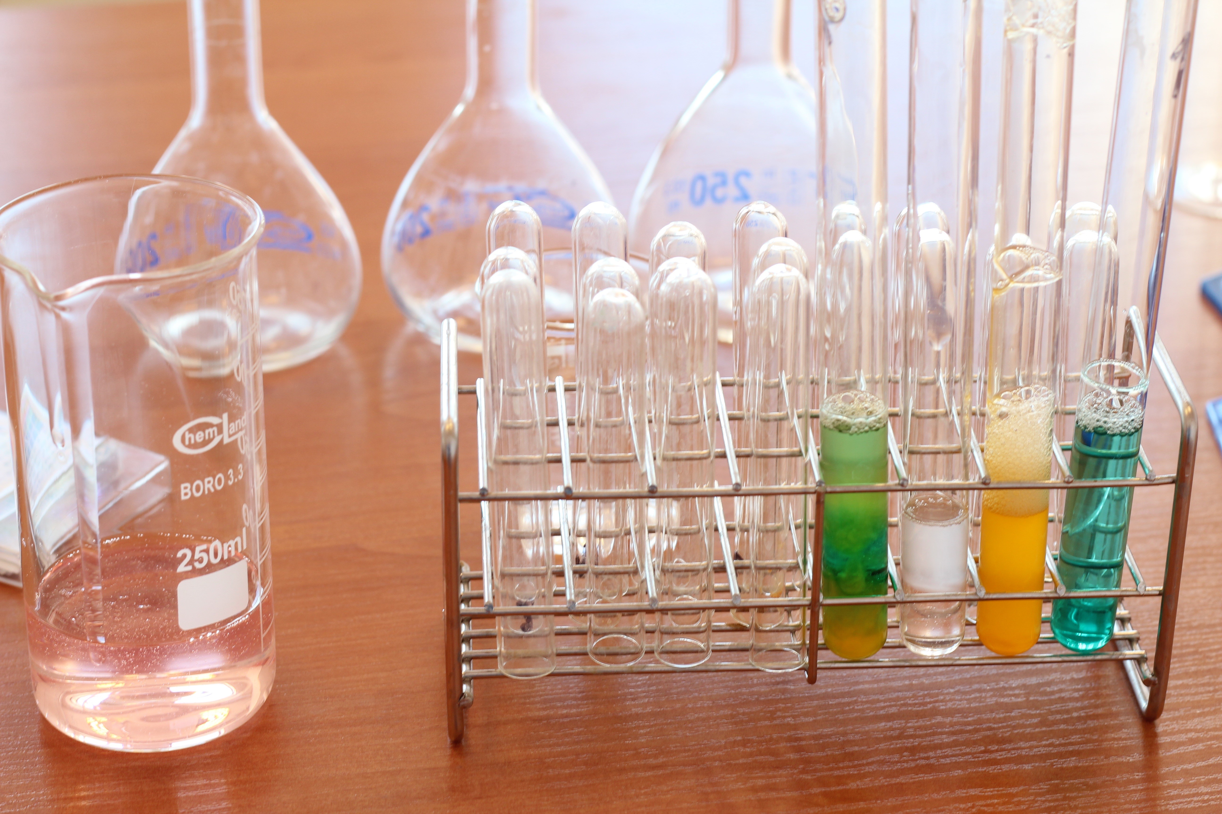experience, test tube, indoors, tube, no people, relationship, stainless, chemistry, test, near, response, laboratories, laboratory glassware, experiment, HD Wallpaper