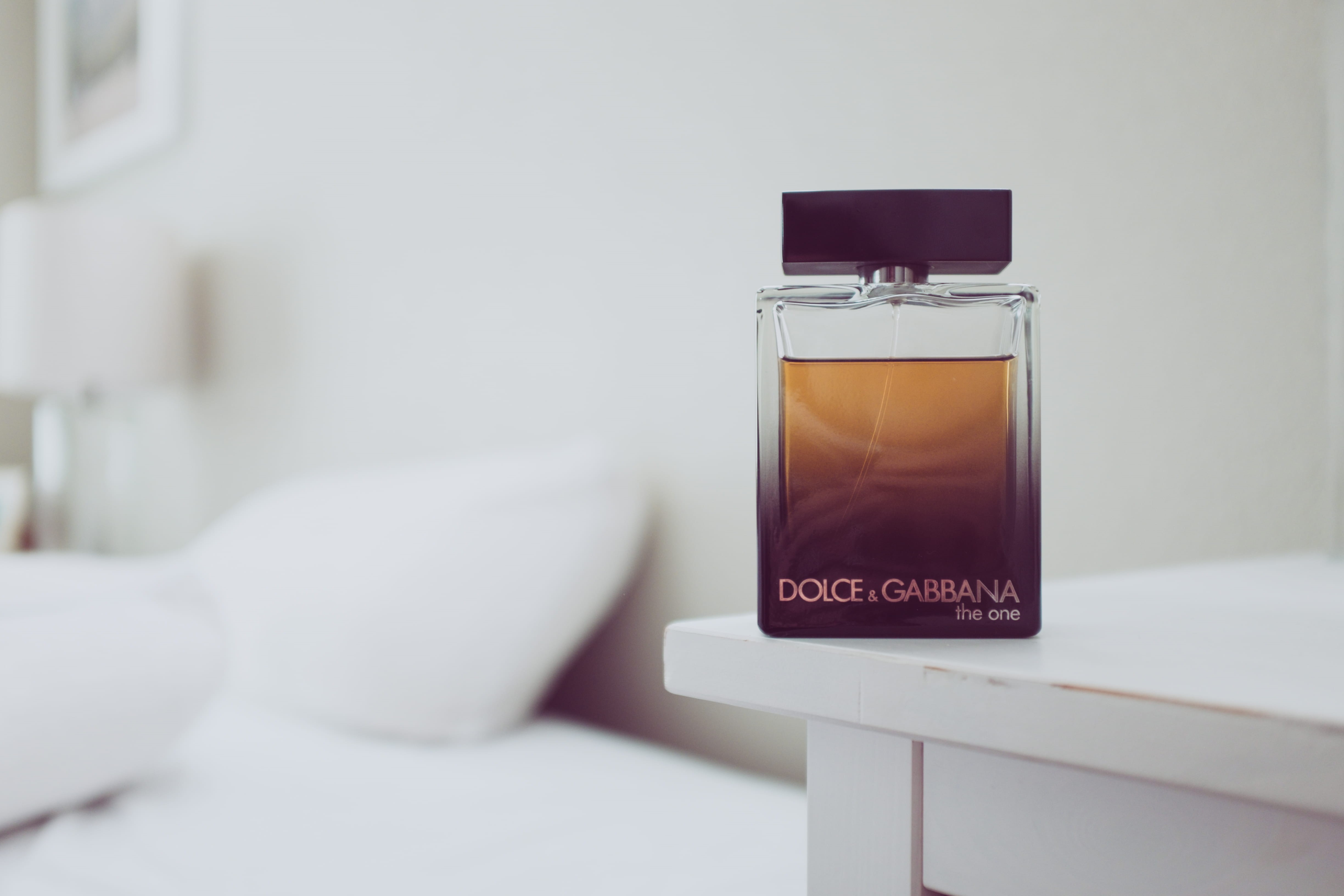 white, white color, one, furniture, household equipment, glass - material, gradient, hygiene, perfume, no people, gabbana, luxury brand, mens hygiene, communication, HD Wallpaper