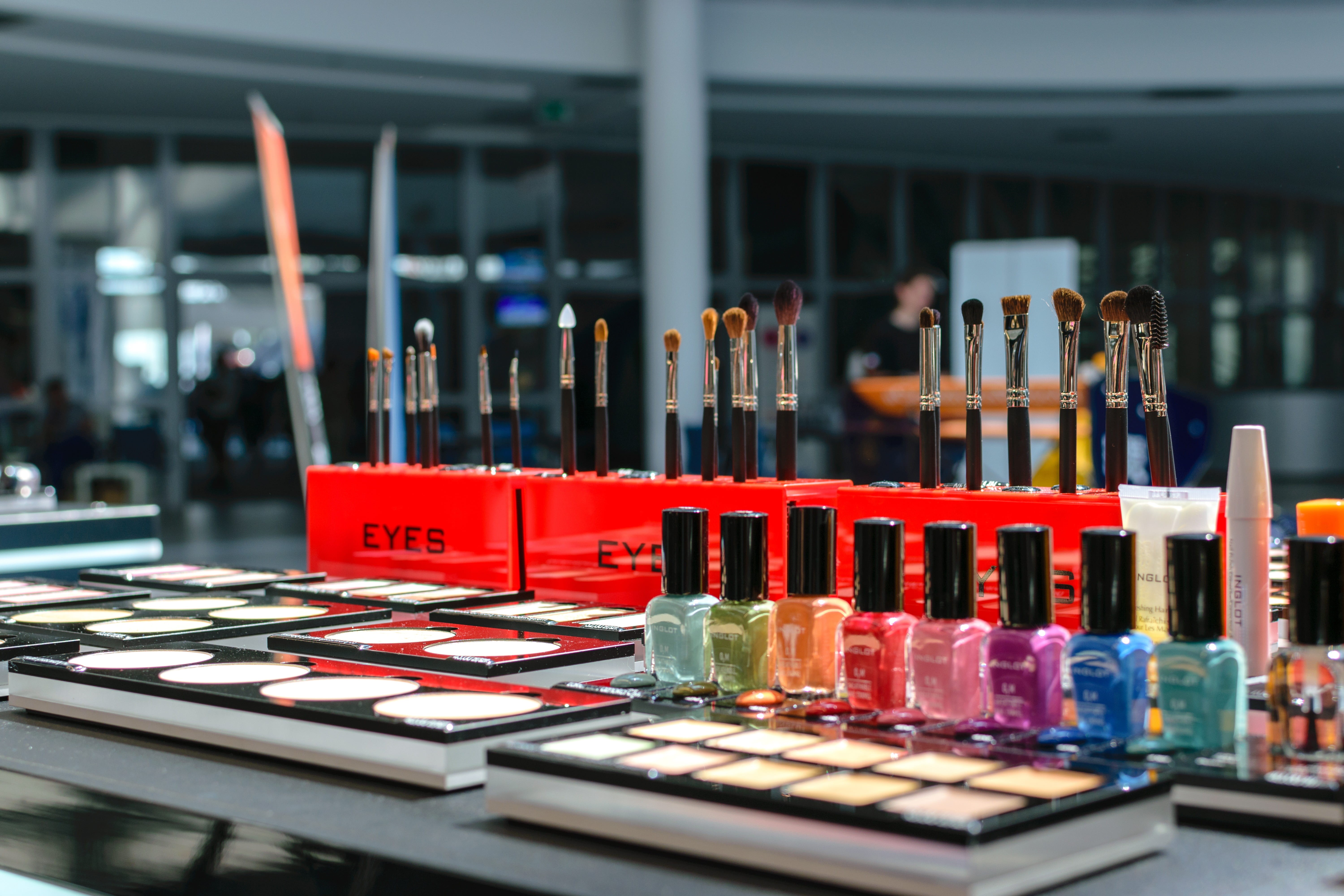 face, sale, lipstick, science, biology, bottles, hybrid lacquer, shop, customers, focus, shallow, focus on foreground, choice, shadows, large group of objects, HD Wallpaper