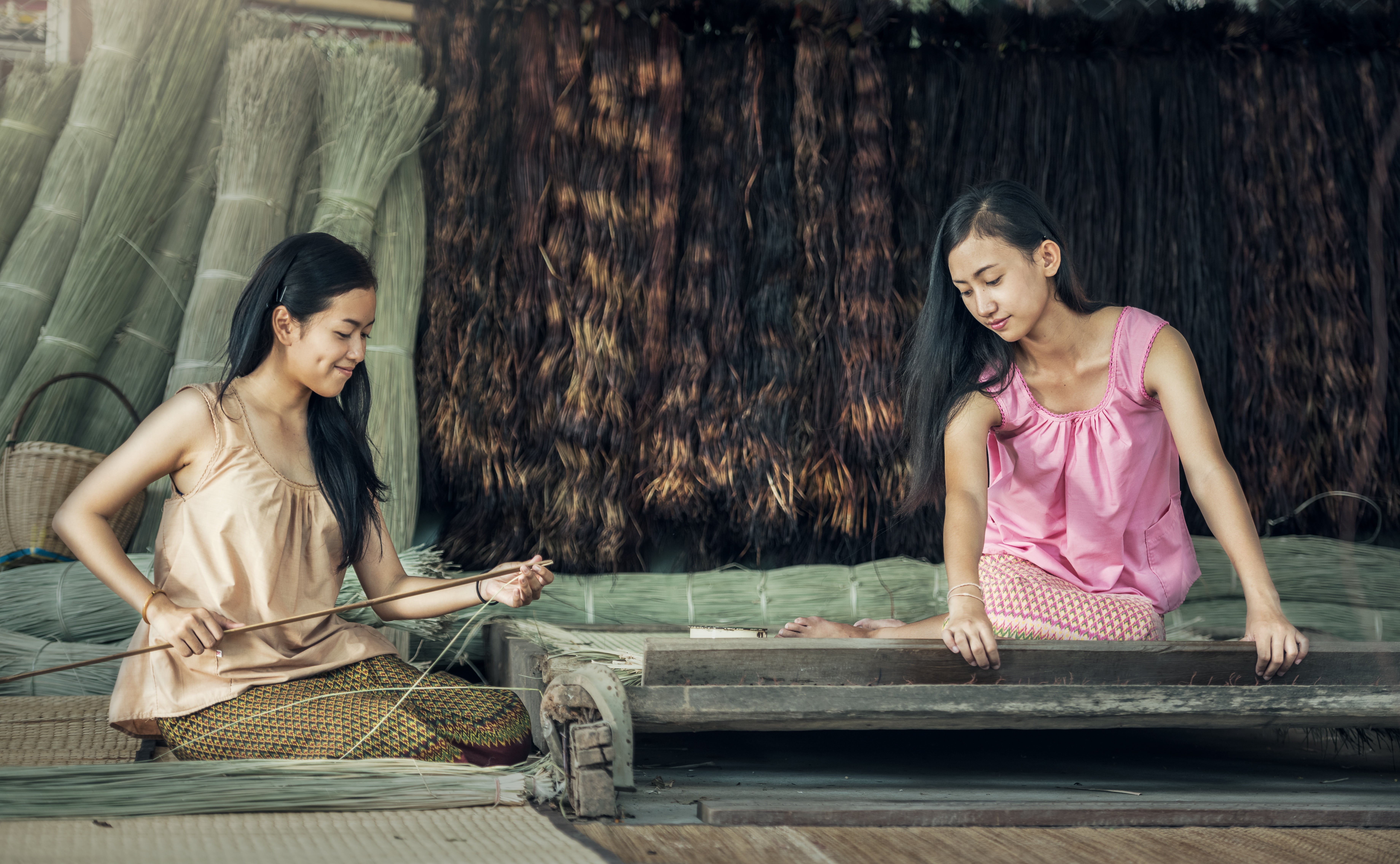 workmanship, adults only, papyrus, people, beauty, hanoi, top, lady, friendship, young adult, smiling, sitting, woman, indonesian, positive emotion, happiness, HD Wallpaper