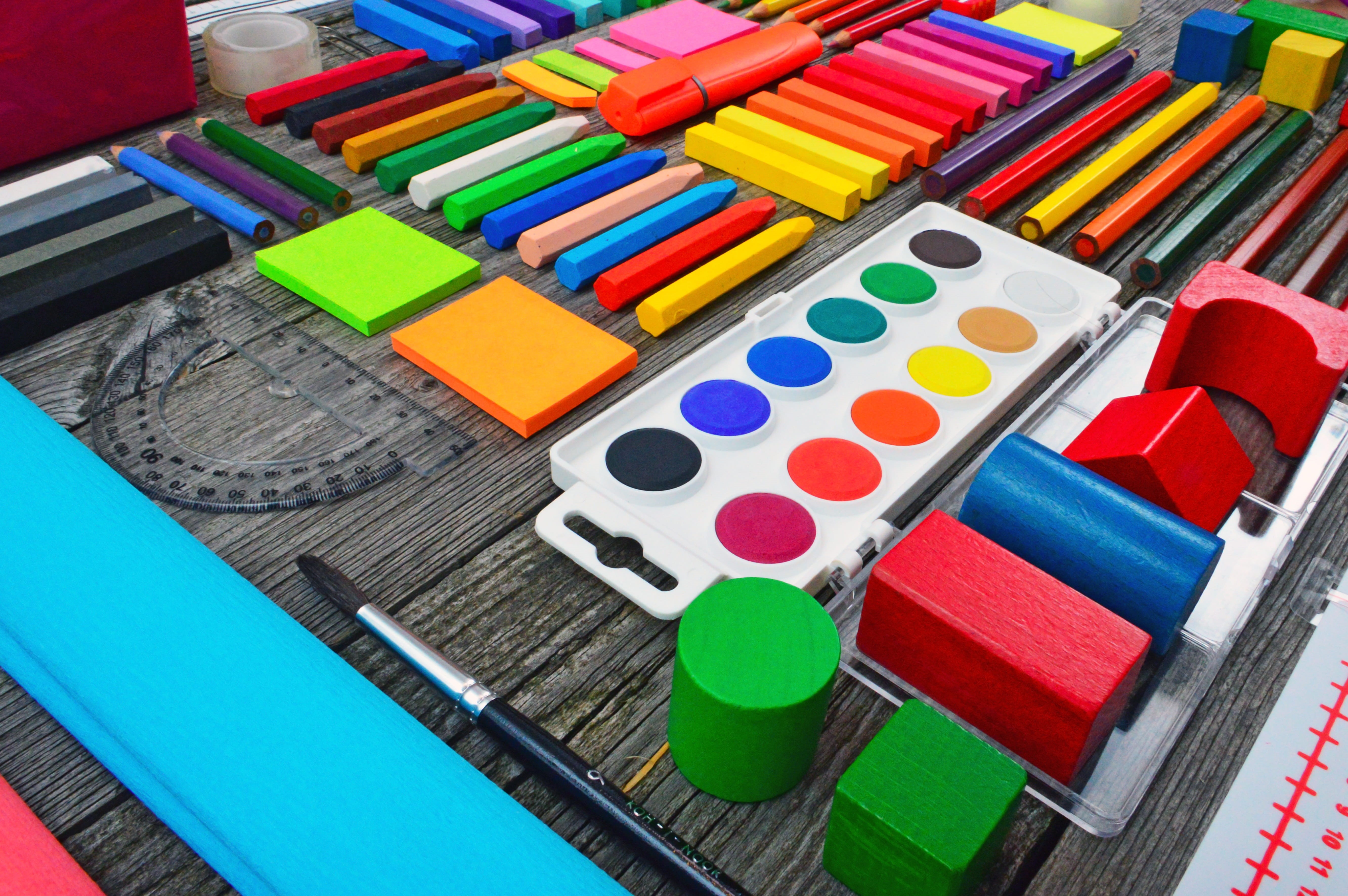 choice, education, class, still life, brush, color, large group of objects, variation, watercolor paints, art and craft, crayon, creative, table, multi colored, HD Wallpaper