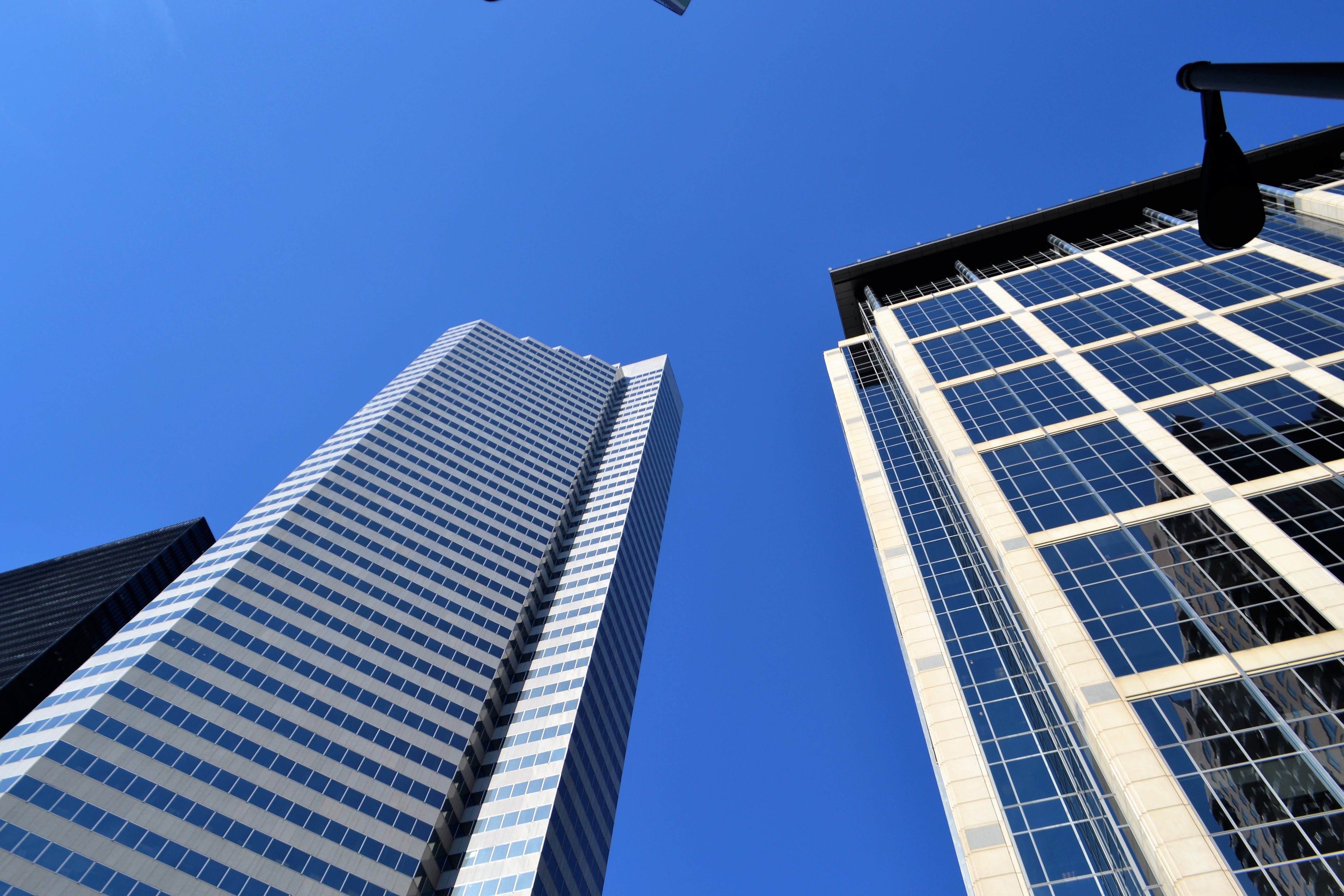 clear sky, real-estate, built structure, 4K, office building exterior, artistic operations, education, ziggurat, framework, landscape, window, construction, HD Wallpaper