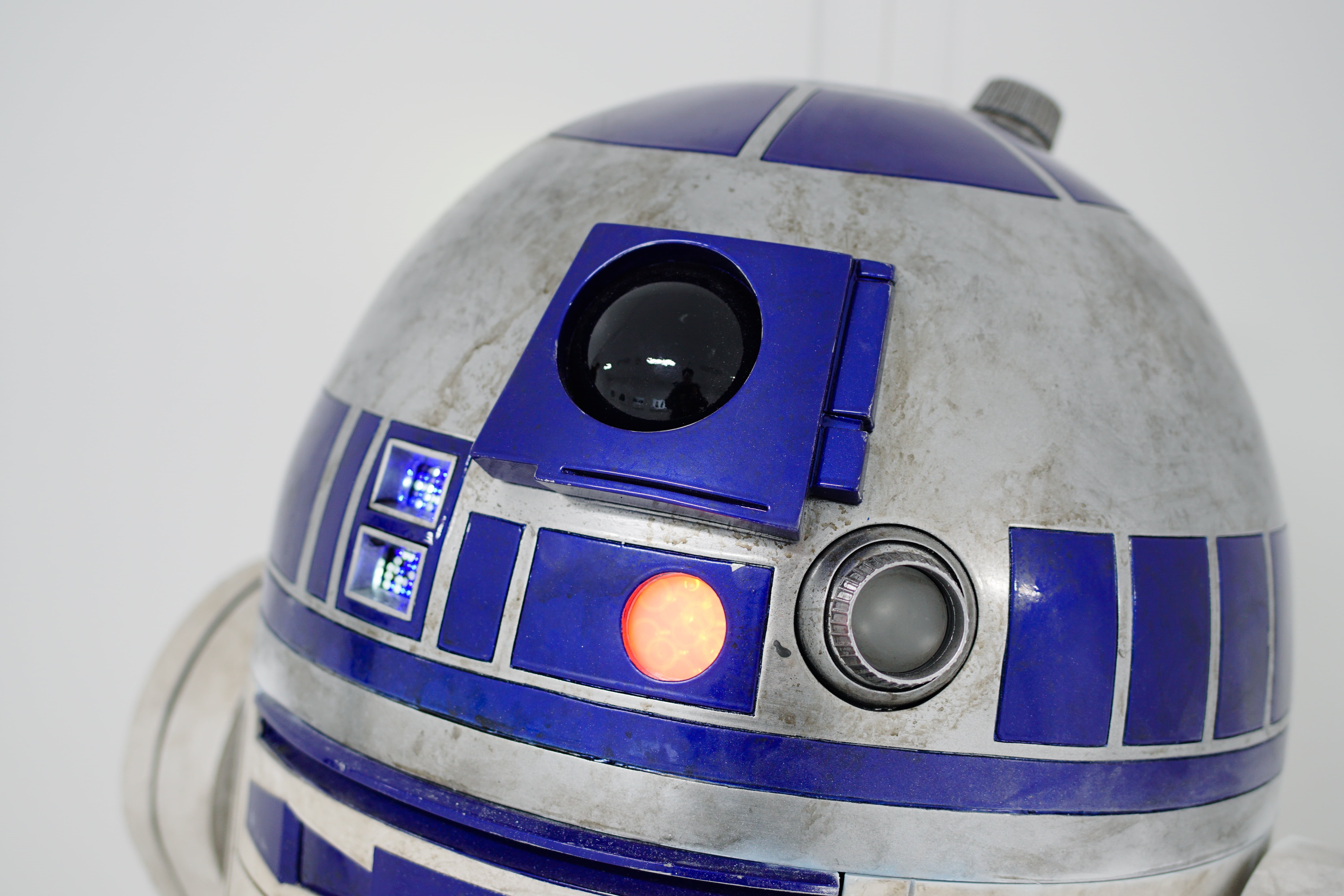 retro styled, blue, film industry, no people, d, plastic, r2d2, camera - photographic equipment, r, equipment, cut out, 5K, electrical equipment, photography themes, HD Wallpaper