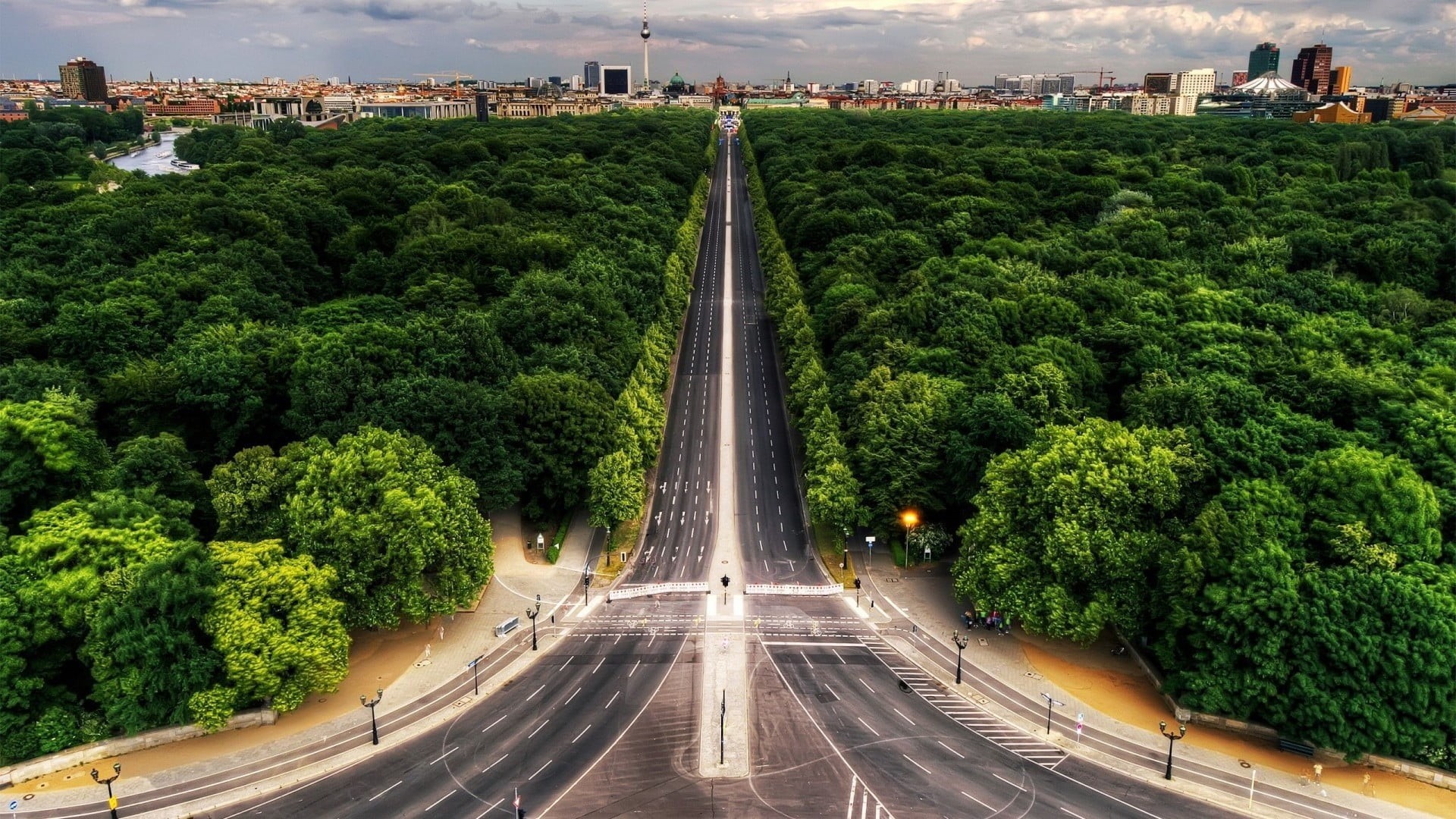 direction, tree, road, city, street, outdoors, concrete, diminishing perspective, building exterior, transportation, plant, green color, day, built structure, HD Wallpaper