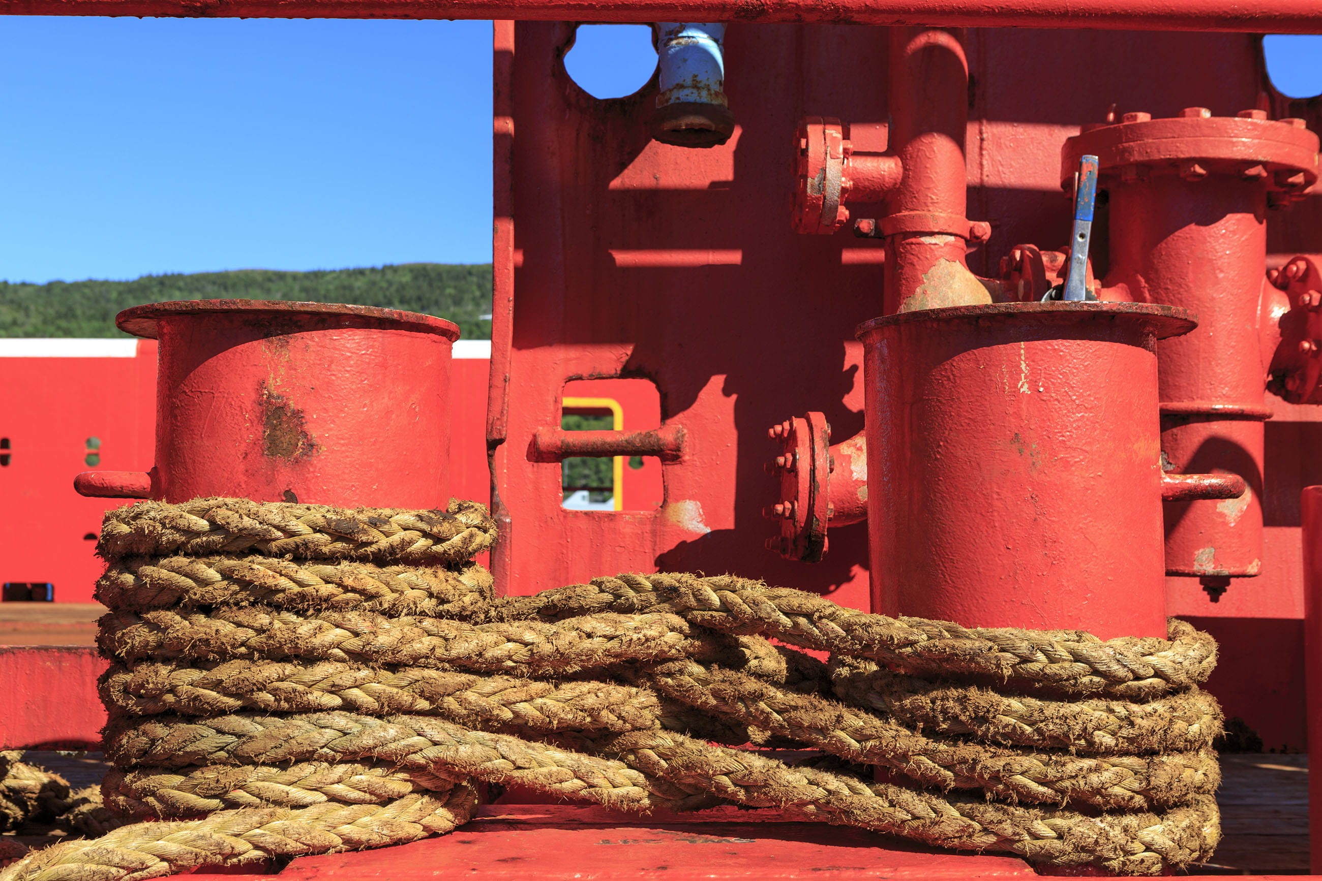 line, detail, nautical, mooring, rope, rigging, sunlight, harbor, iron, food, deck, shipping, architecture, industry, built structure, ship, travel, dock, HD Wallpaper