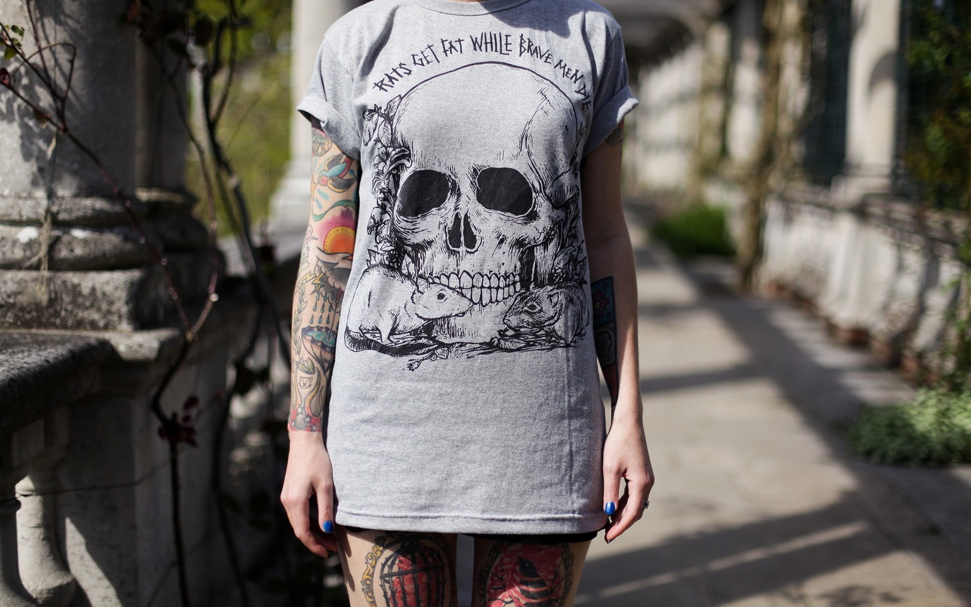 outdoors, 1080P, tattoo, T-shirt, street, black, representation, human representation, skull, focus on foreground, sunlight, communication, human body part, HD Wallpaper