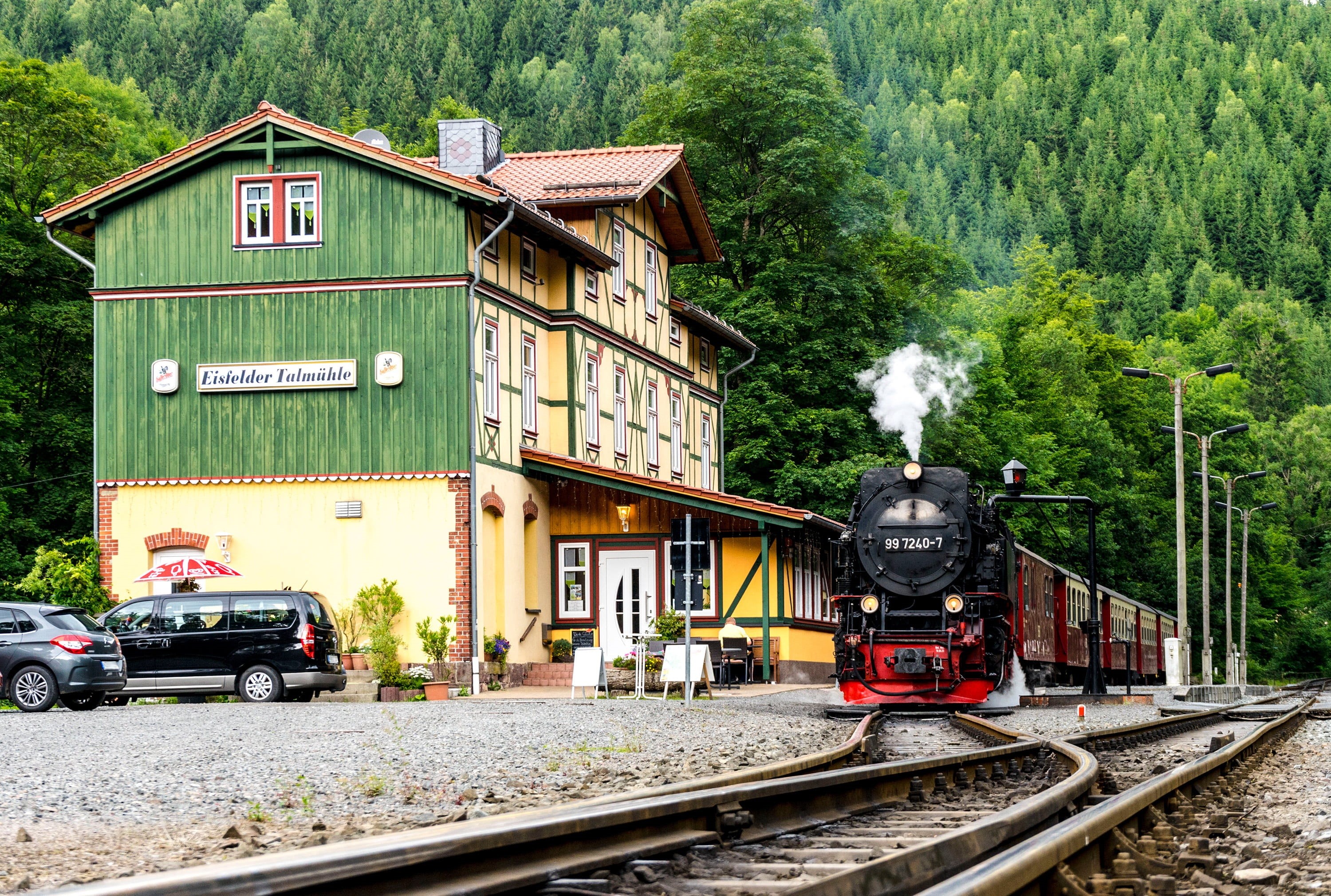 nature, tree, public transportation, daytime, railway, old, railway station, gleise, platform, no people, railways, traffic, land vehicle, outdoors, building exterior, HD Wallpaper