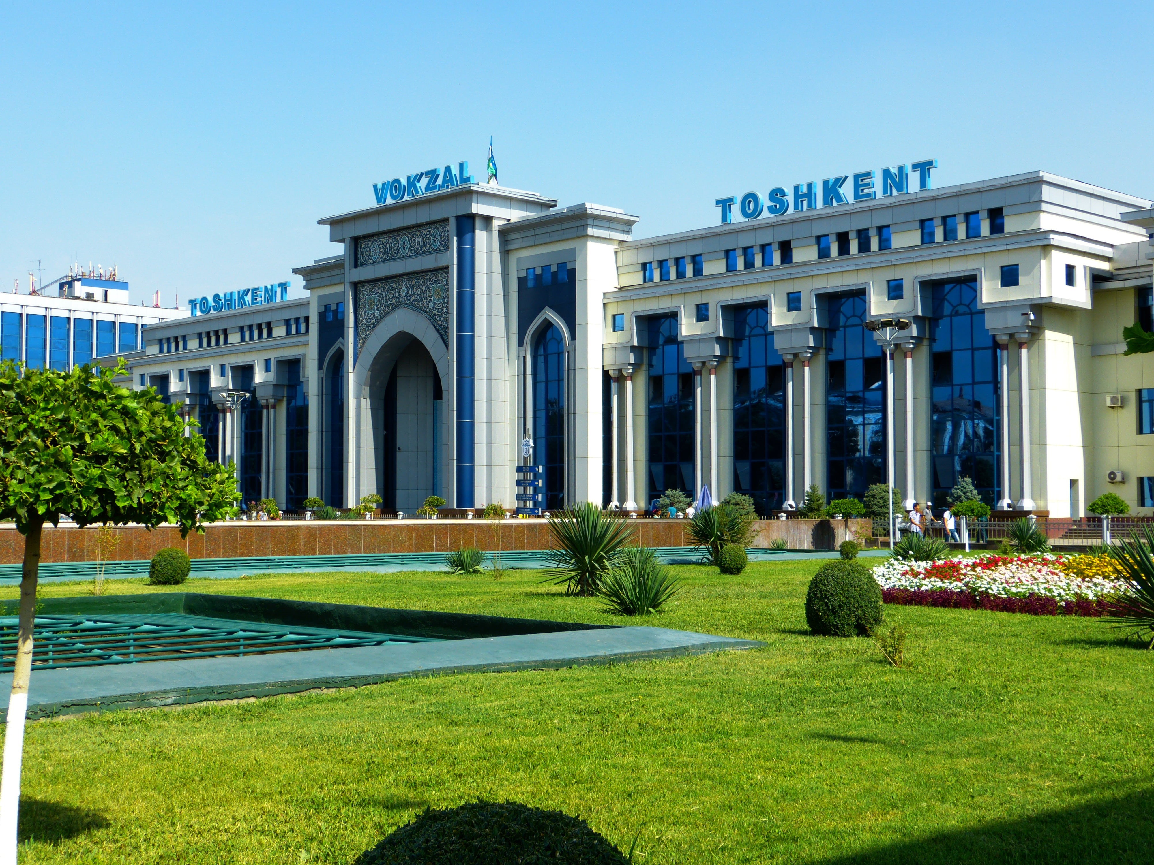 arrive, 4K, government, clear sky, toshkent, architecture, nature, day, plant, sky, uzbekistan, travel, railway, outdoors, train, travel destinations, HD Wallpaper