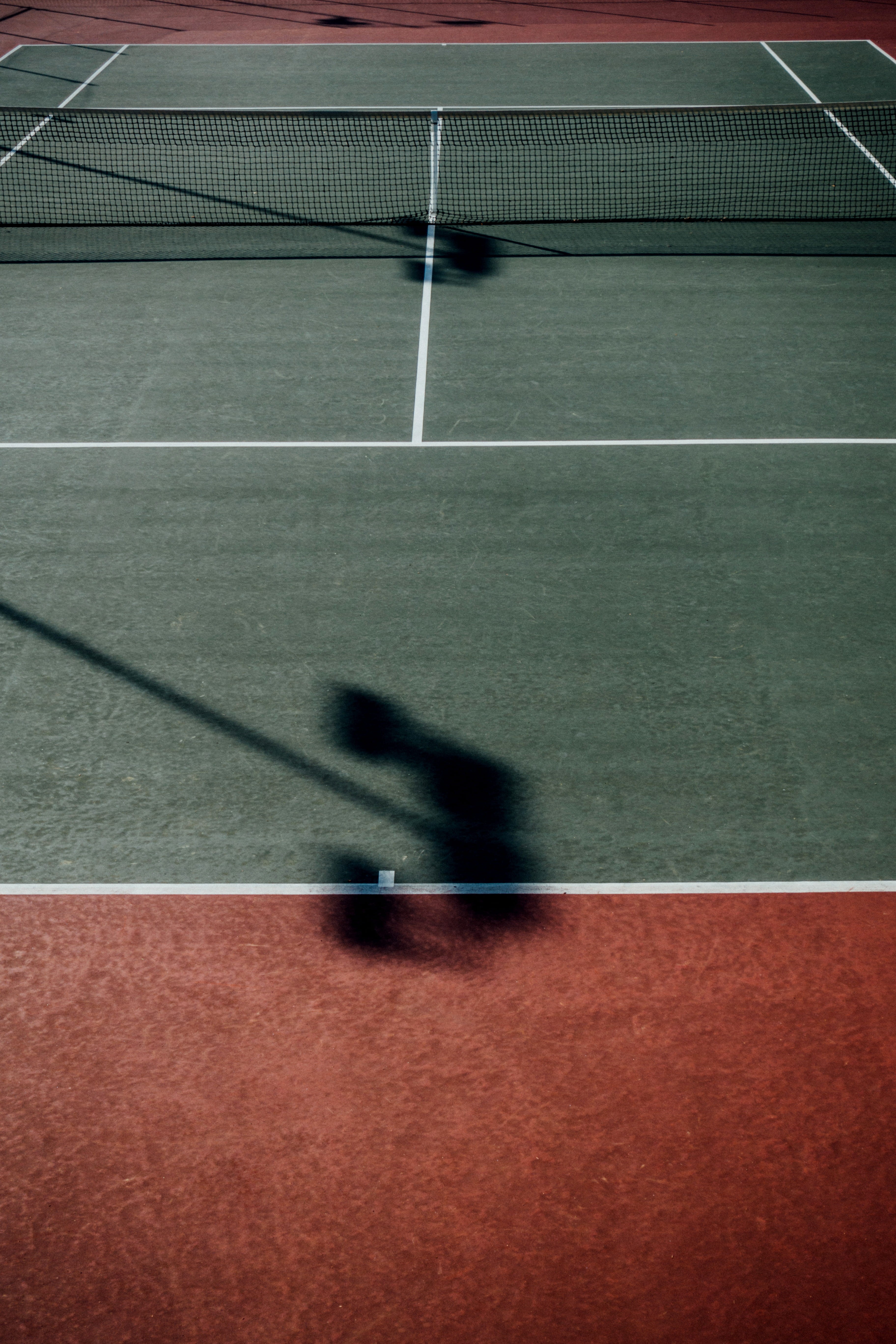 shadow, tennis court, yard line - sport, tennis, line, clean, minimal, spain, tennis net, red, sport, absence, dividing line, high angle view, leisure activity, Phone HD Wallpaper