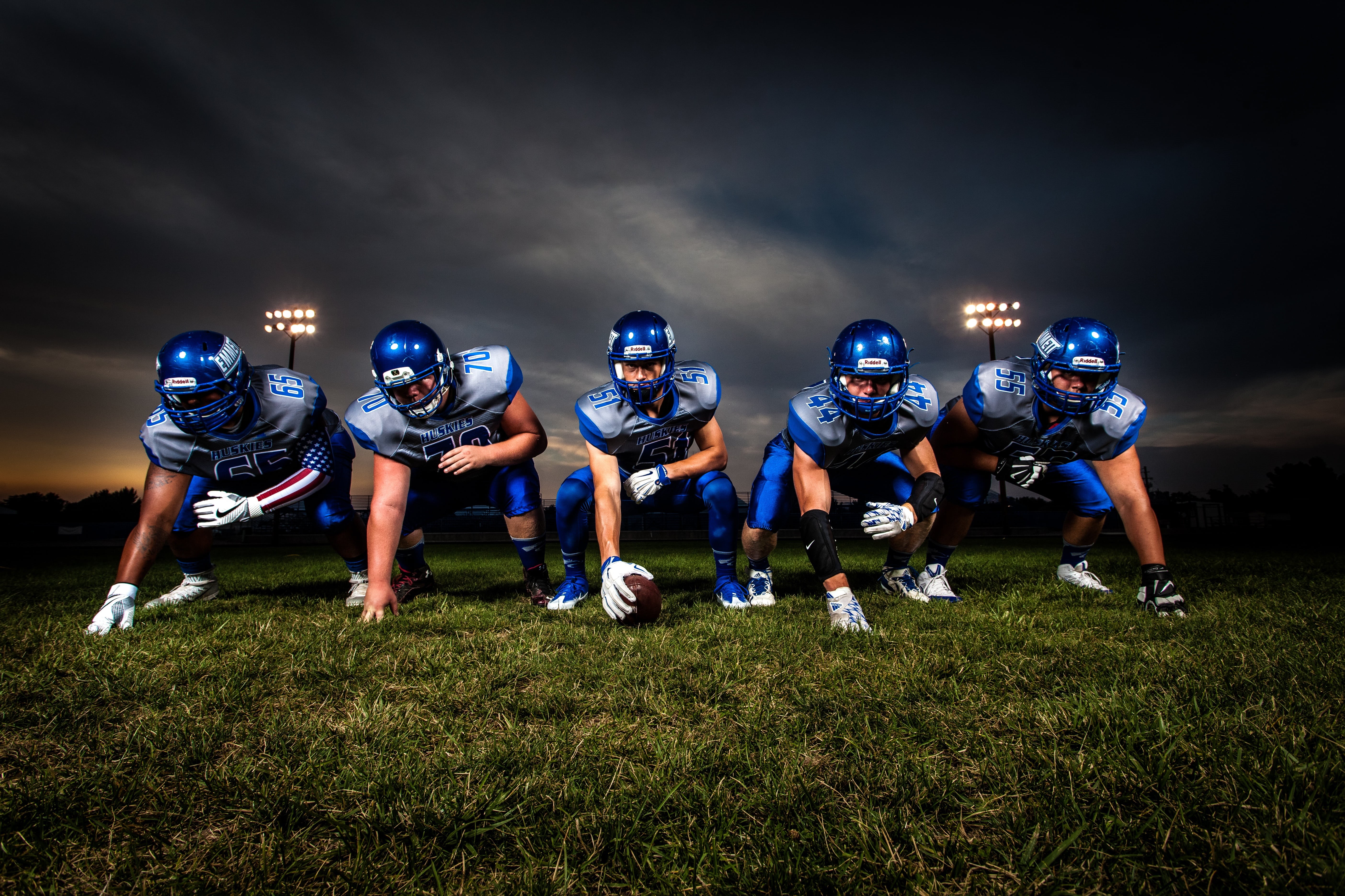 american football team, headwear, american football - sport, teamwork, stadium, determination, sports uniform, night, competition, five, team, ball, preparation, HD Wallpaper