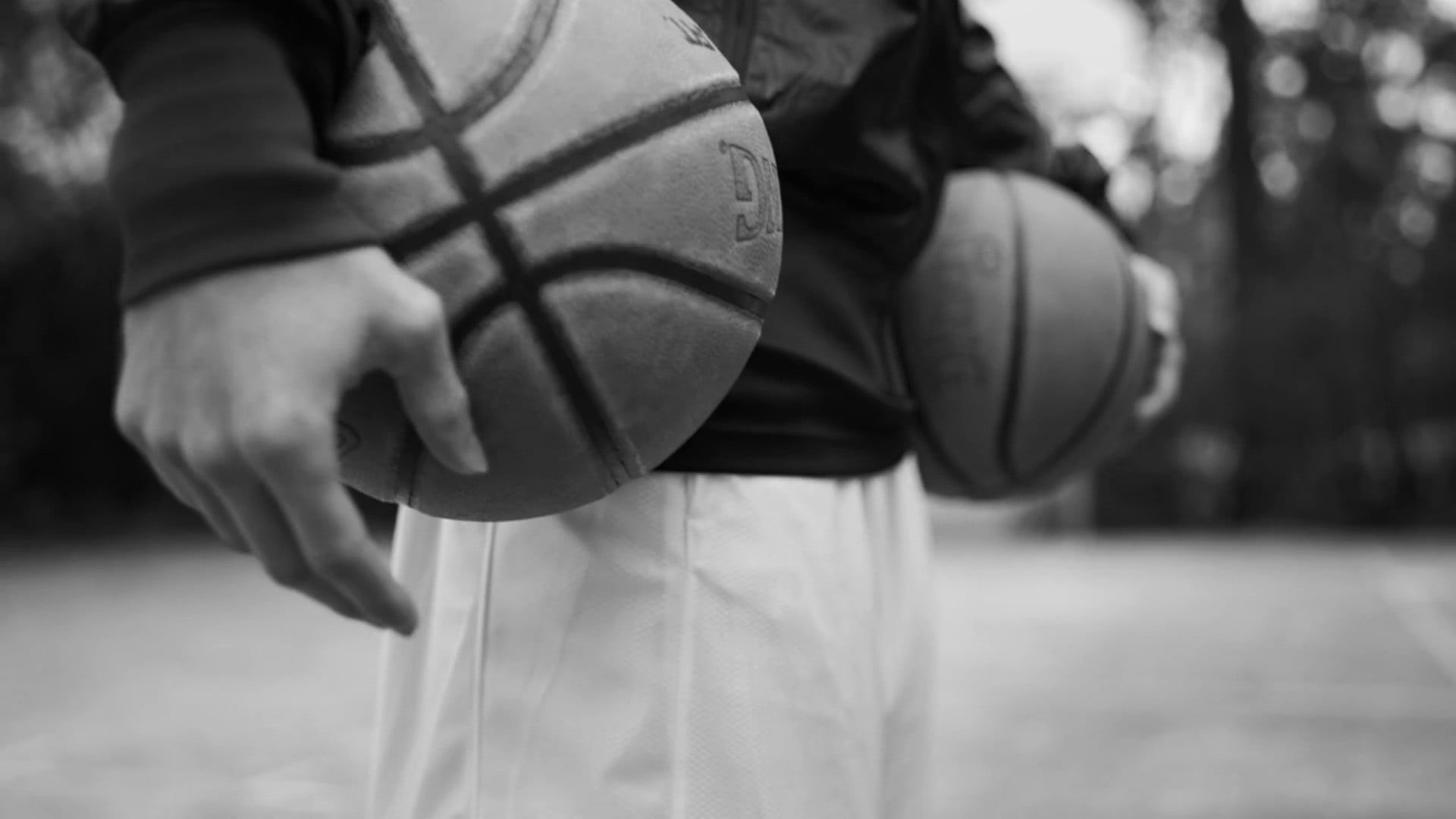 man, healthy lifestyle, focus on foreground, day, one person, clothing, basketballs, midsection, close-up, human body part, basketball court, 1080P, standing, HD Wallpaper