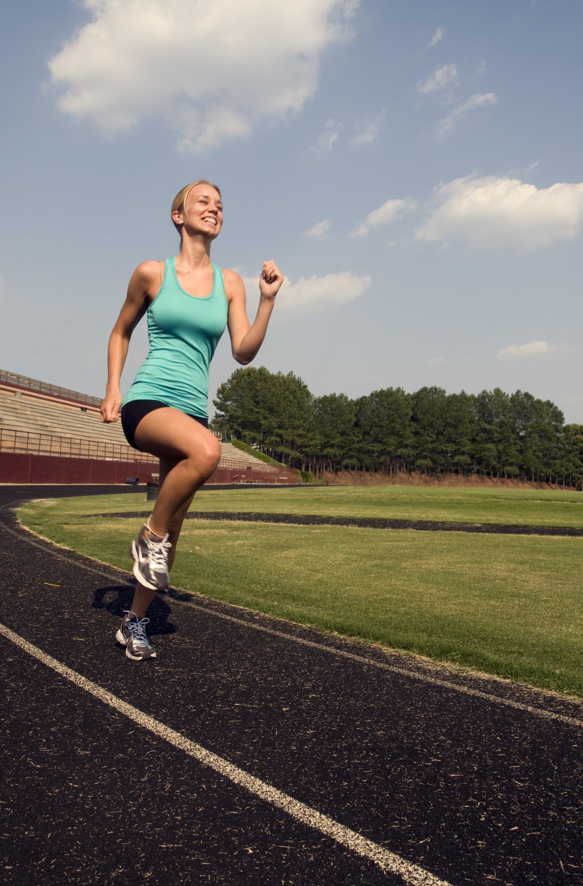 full length, real people, front view, jogging, sky, sport, jogger, action, training, fitness, lifestyles, marathon, endurance, runner, female, young women, Phone HD Wallpaper