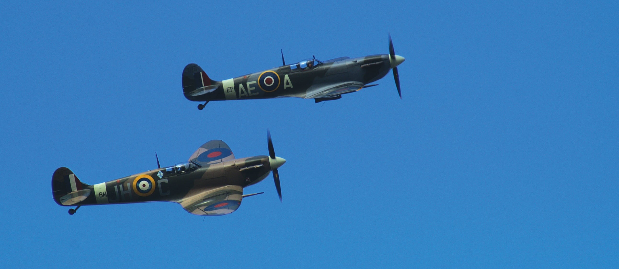side view, copy space, wing, airplane, history, spitfire, aeroplane, engine, airshow, propeller, air Force, landing, fighter, air, fly, royal, air Vehicle, HD Wallpaper