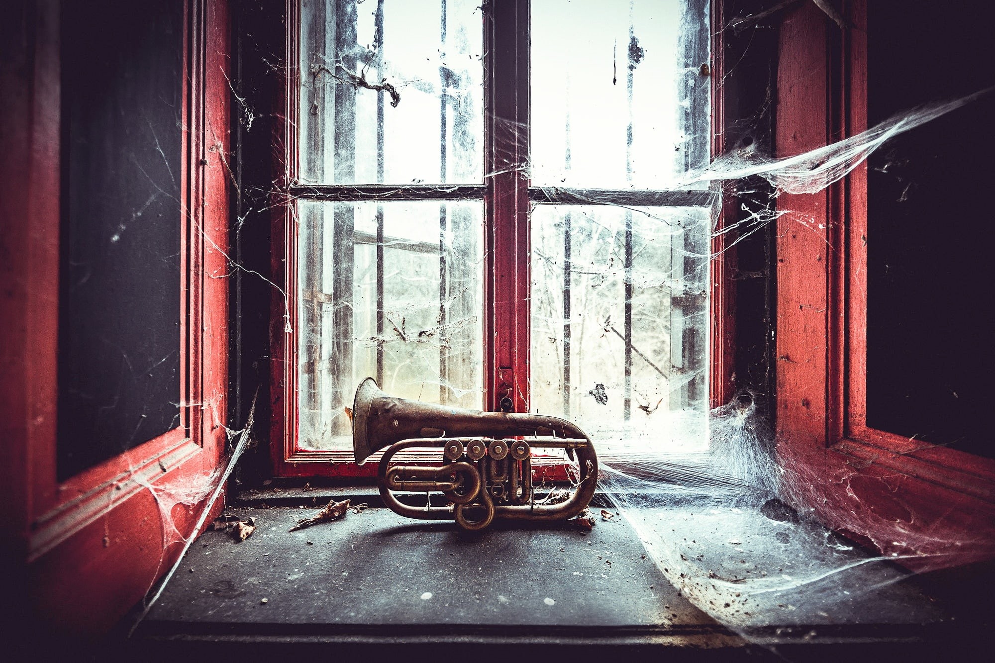 musical instrument, 1080P, spider webs, red, abandoned, window, spiderwebs, HD Wallpaper
