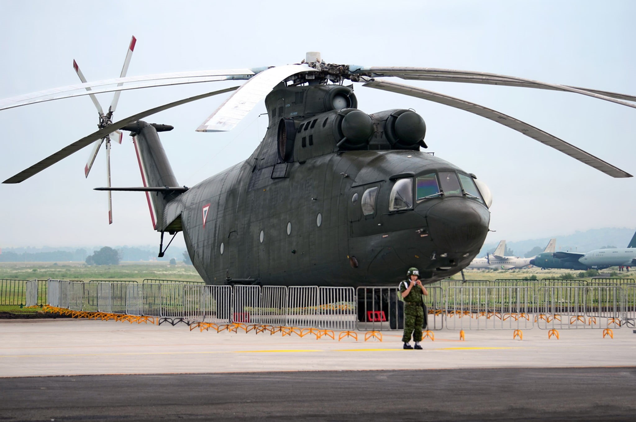 war, armed forces, mode of transportation, transportation, propeller, helicopter, aerospace industry, 1080P, air vehicle, army, nature, airport, Mil Mi-26, HD Wallpaper