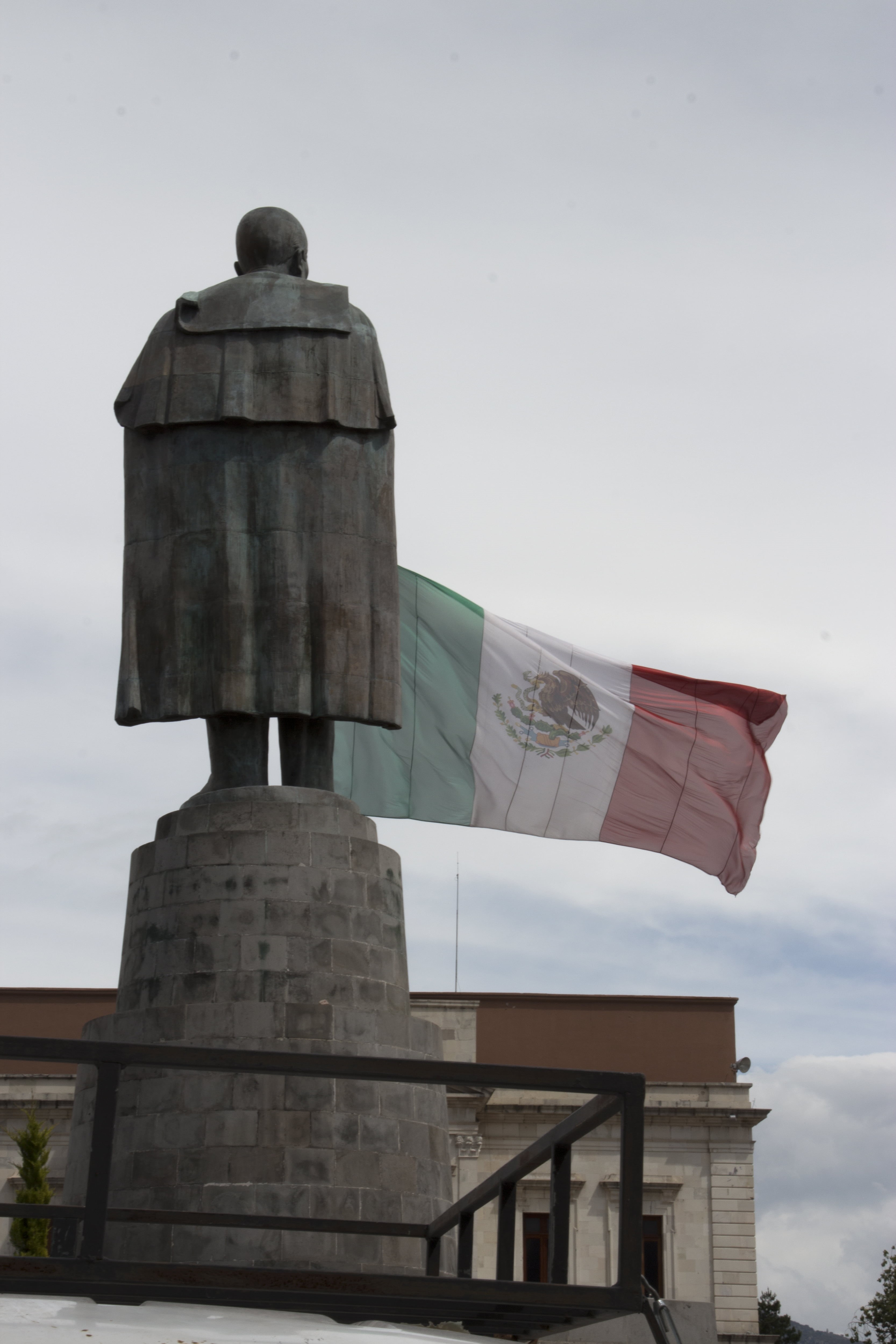 the past, Benito Juarez, low angle view, building exterior, emotion, city, 4K, Mexico, outdoors, travel, travel destinations, flag, building, Mexican, Phone HD Wallpaper