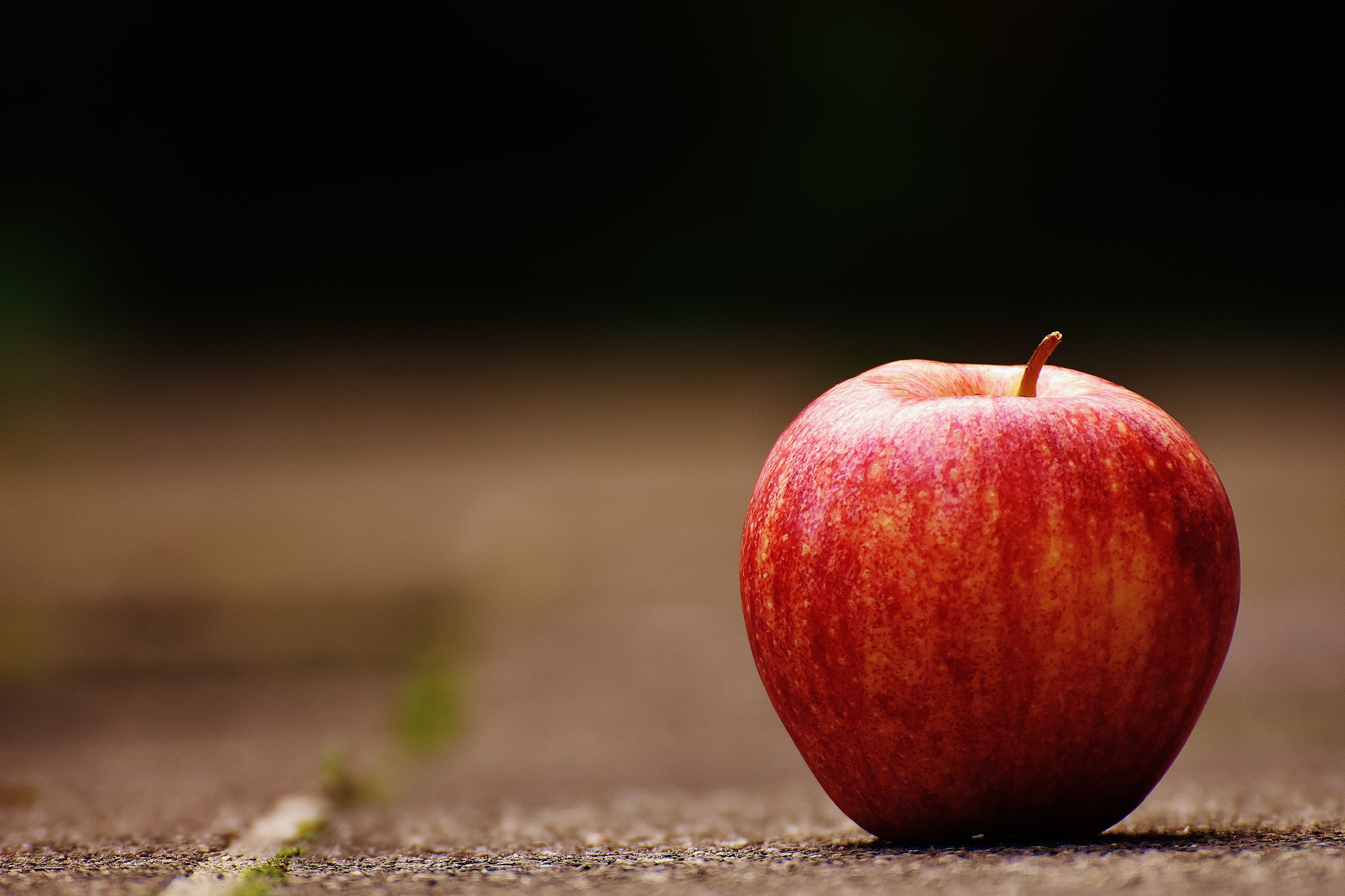 close up, day, no people, food, minimalistic, ripe, simplistic, close-up, table, red, wood - material, food and drink, simple, focus on foreground, snack, HD Wallpaper