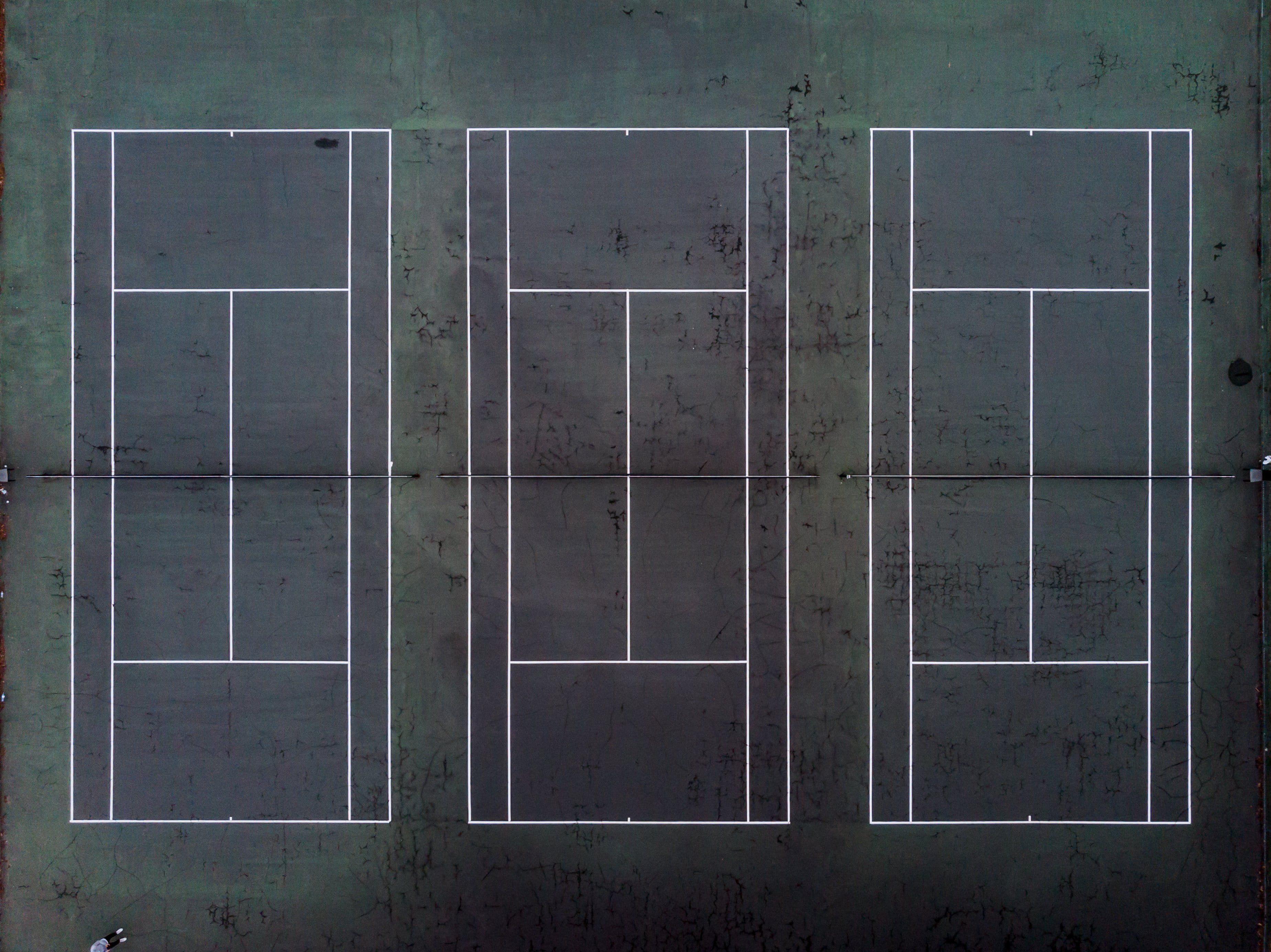 tennis, court, above, window, competition, outdoor, geometric shape, faded, full frame, closeup, activity, design, concrete, summer, view, parallel, drone, HD Wallpaper