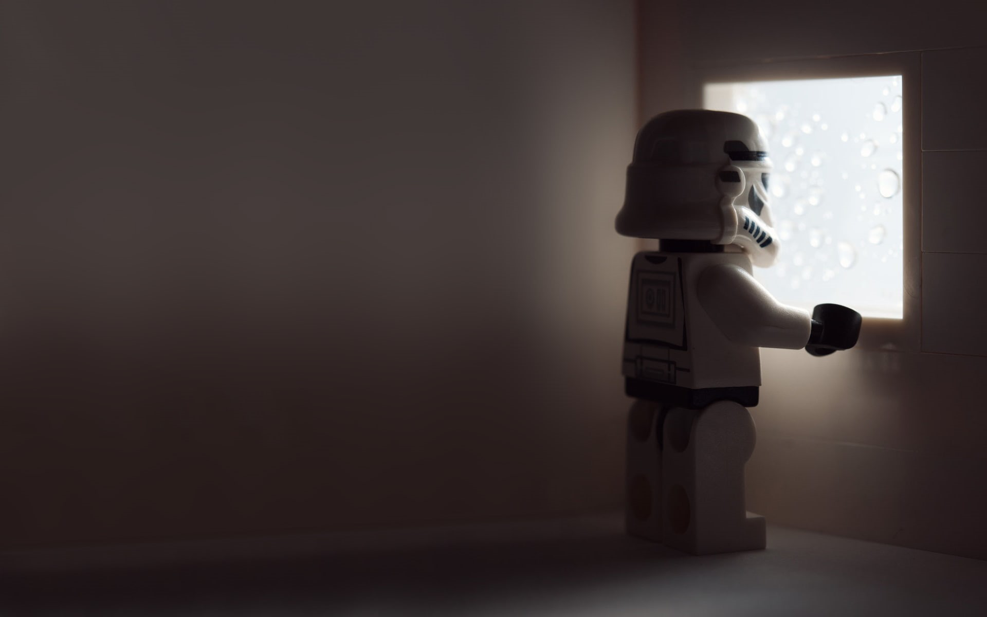 stormtrooper, representation, 1080P, indoors, box, art and craft, copy space, Empire, human representation, clone, attack, standing, wall - building feature, HD Wallpaper