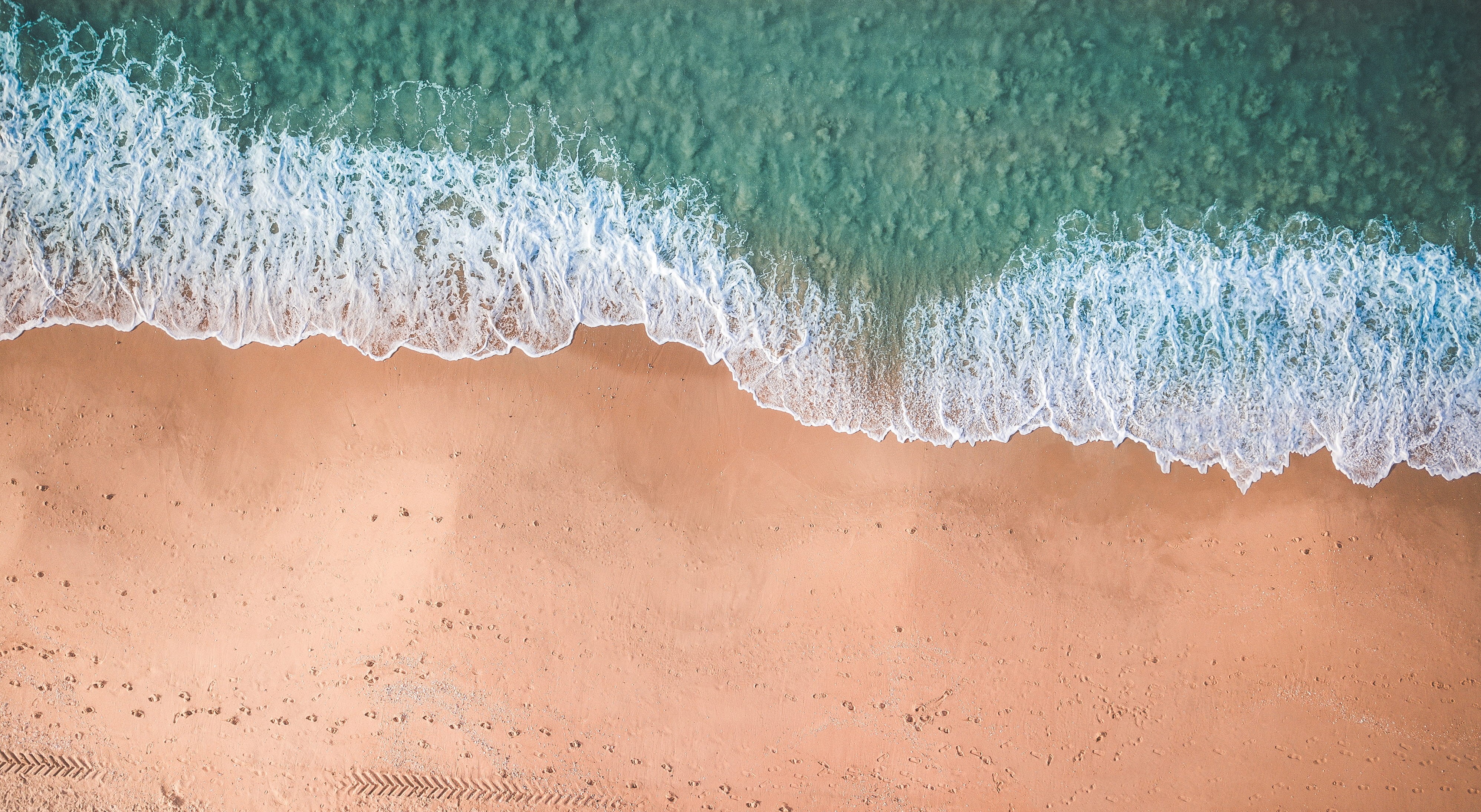 aerial, waves, ocean, power in nature, outdoors, landscape, environment, flow, foam, h2o, motion, aggression, 4K, sport, seafoam, seashore, daytime, close-up, HD Wallpaper