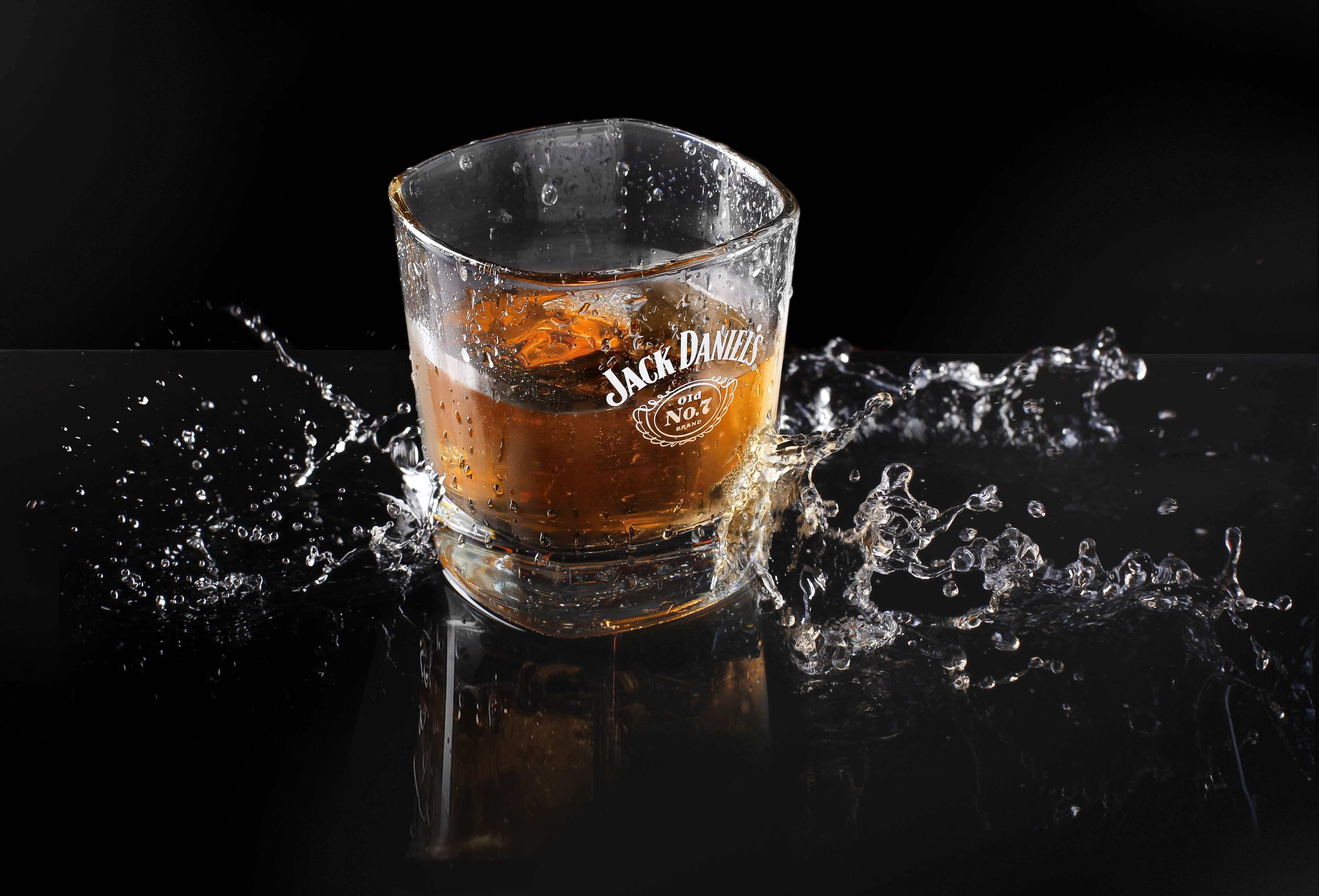freshness, beverage, water, cold, ice cube, studio shot, close-up, food and drink, frozen, drink, 4K, rum, indoors, whisky, black background, drinking glass, HD Wallpaper
