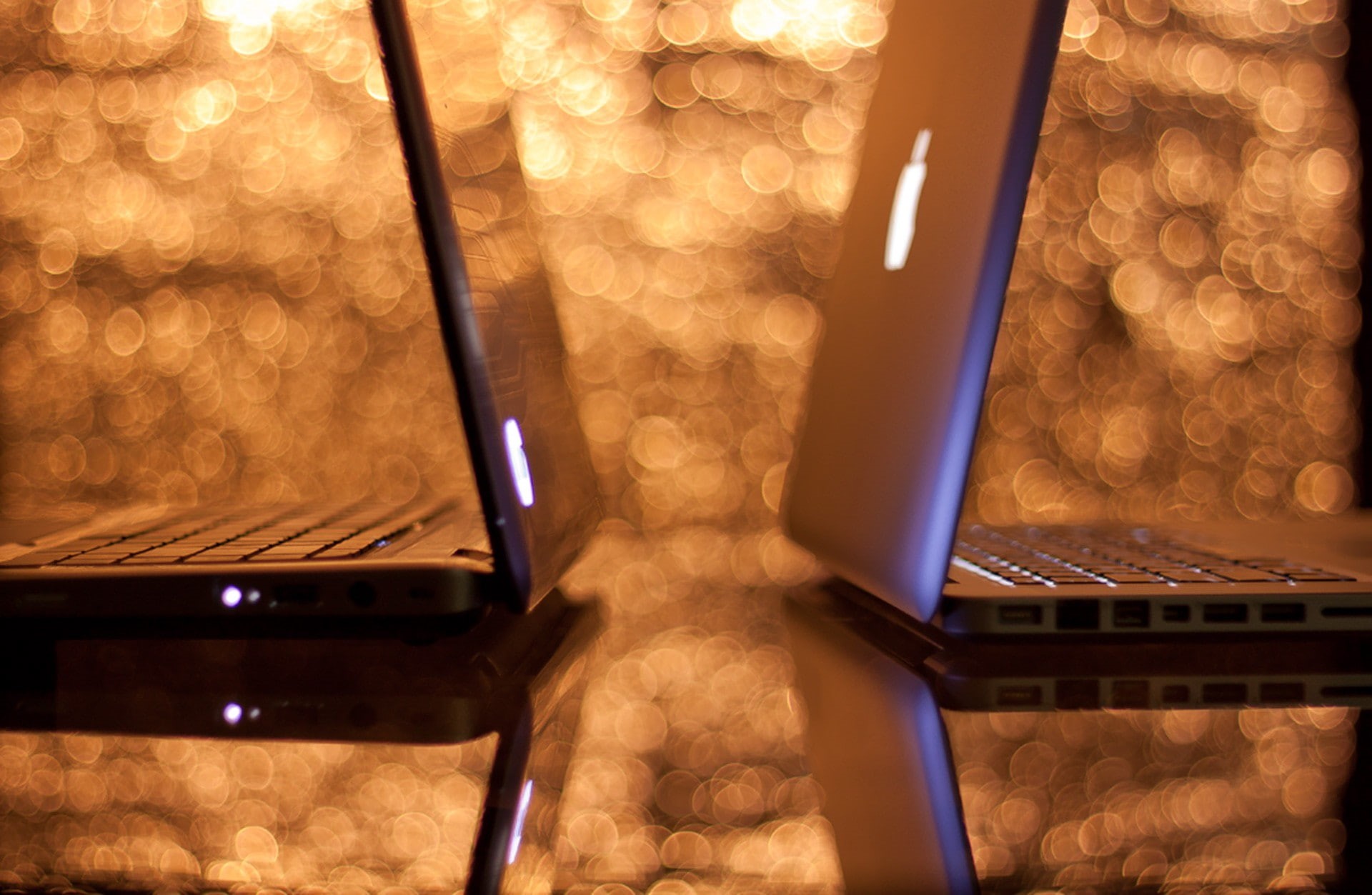 arts culture and entertainment, computer, light - natural phenomenon, wireless technology, architecture, Microsoft Windows, MacBook, metal, connection, HD Wallpaper