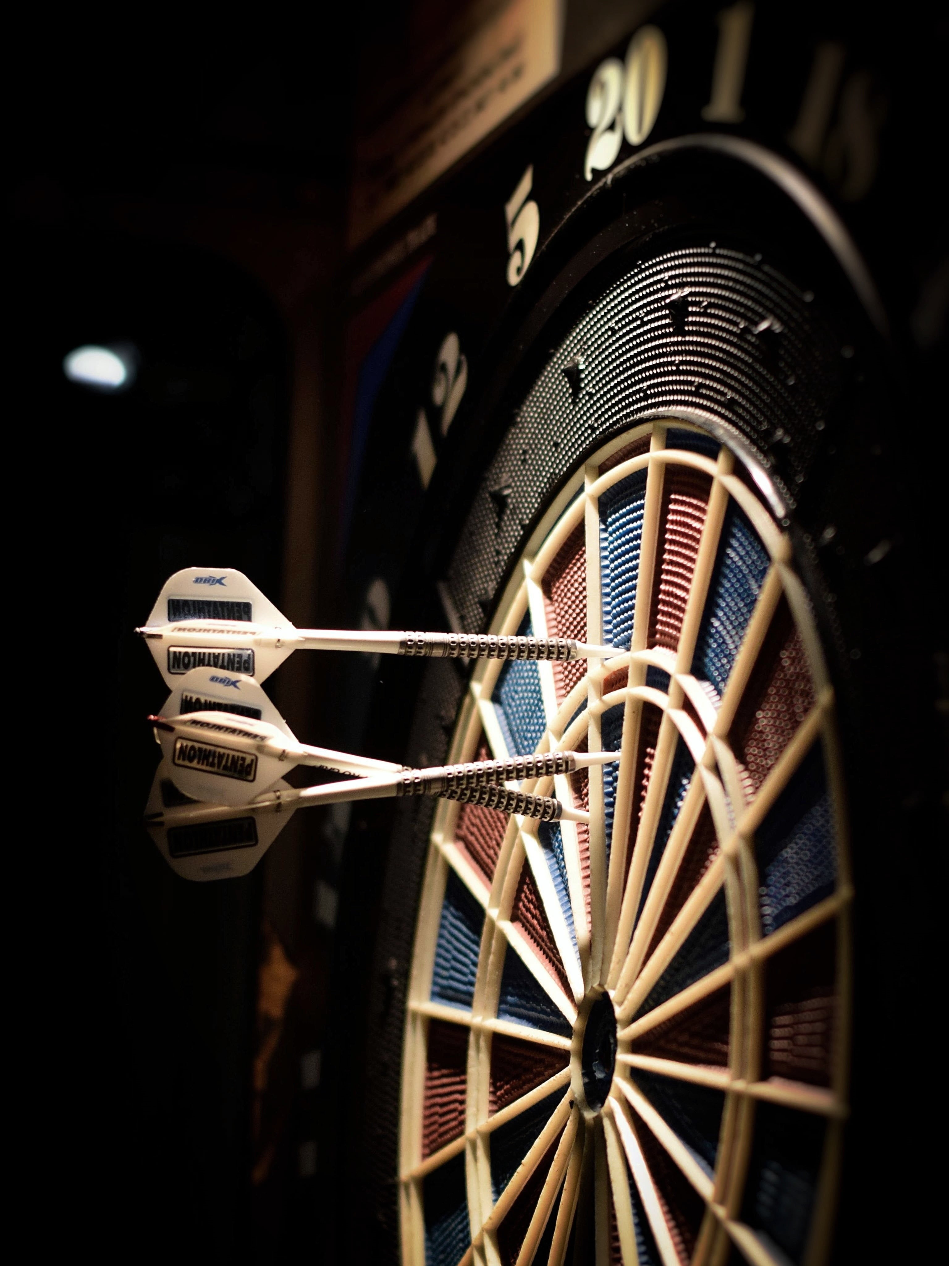 low angle view, shot, pub, 4K, accuracy, pins, sport, circle, game, the exact, metal, selective focus, toy, dart, outdoors, focus on foreground, victory, Phone HD Wallpaper