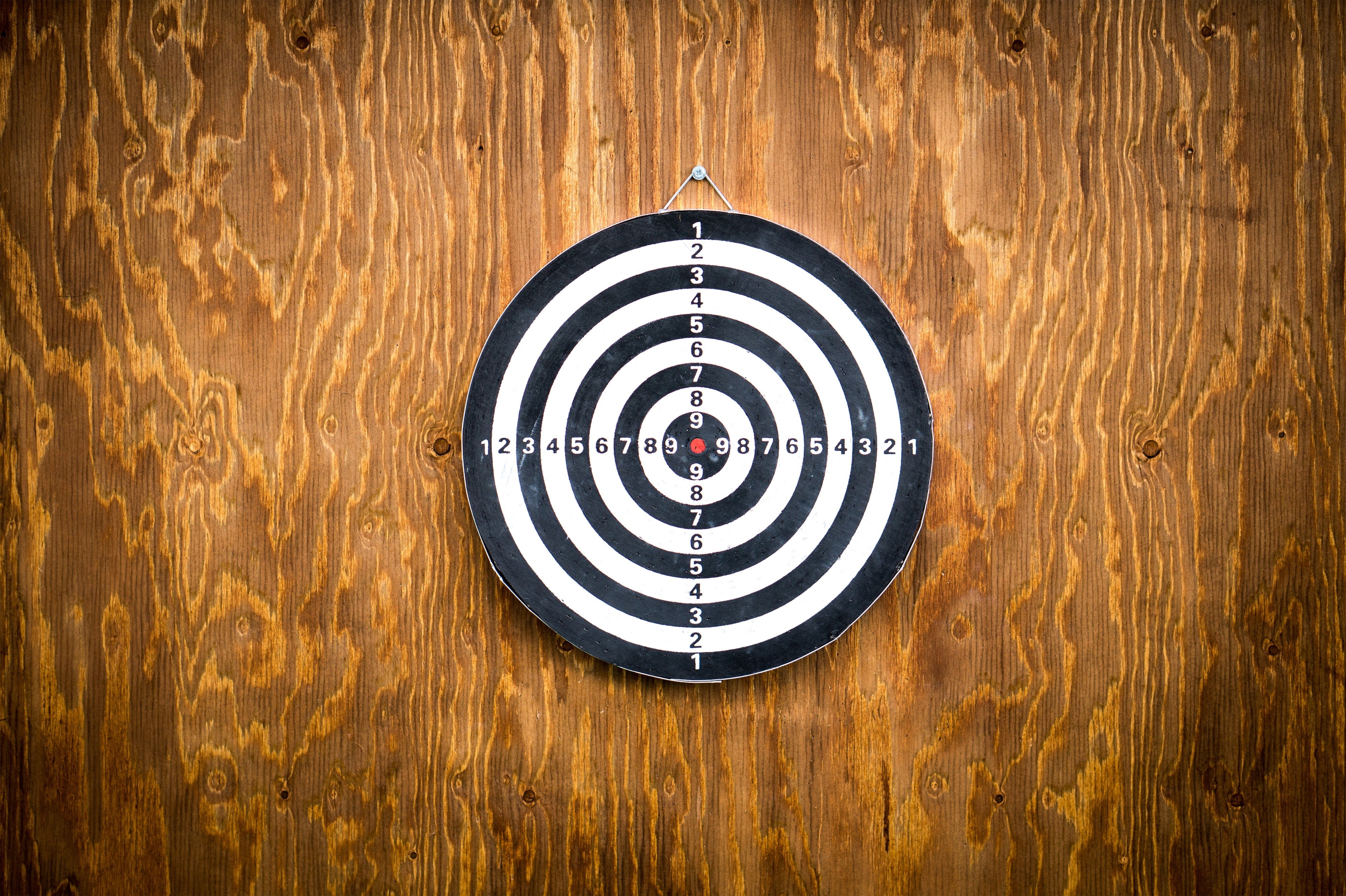 arrow, brown, day, wooden, white, recreation, throw, black, no people, shape, accuracy, wall - building feature, dart board, wood, sports target, accuracye, HD Wallpaper