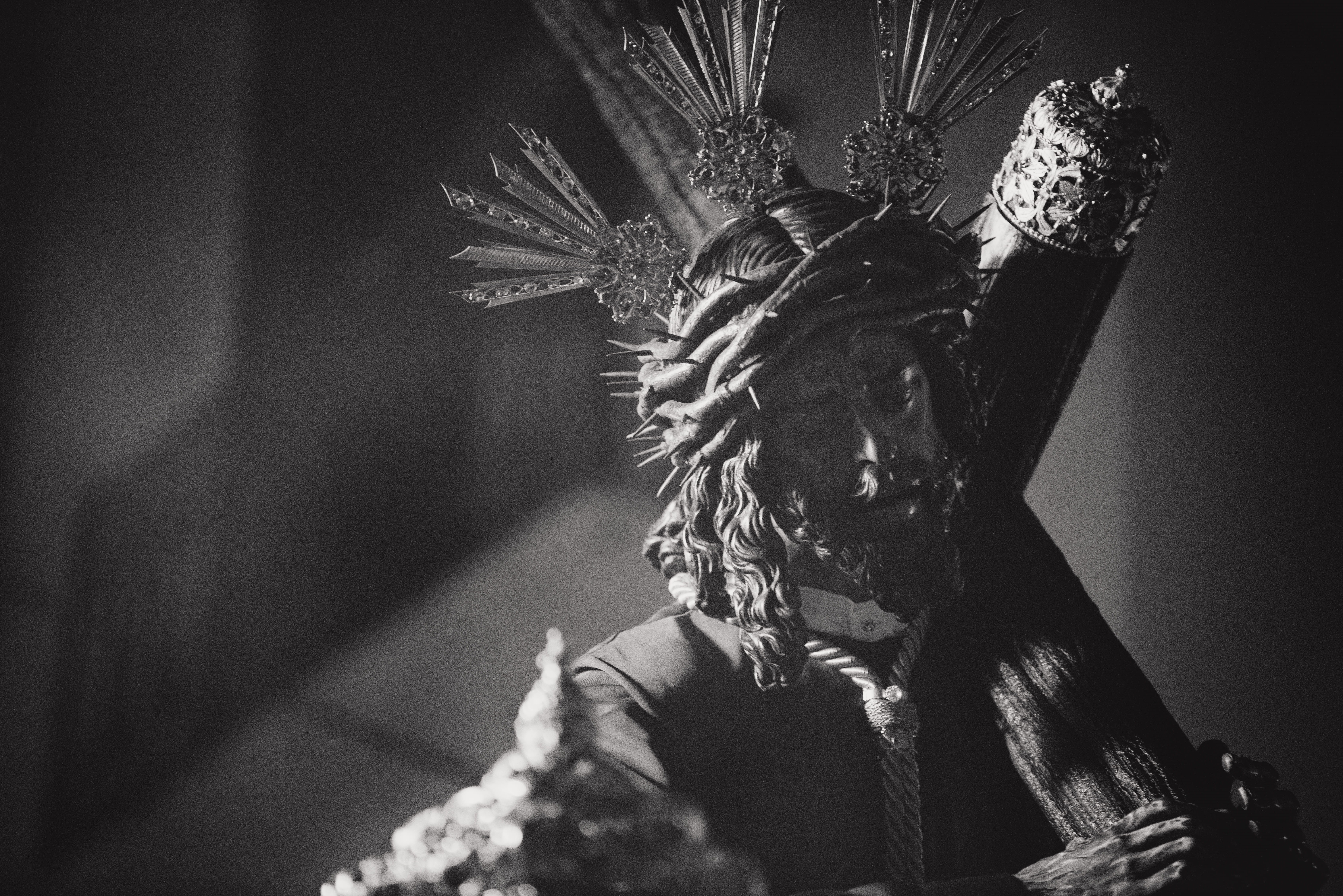 headdress, mask, lifestyles, mask - disguise, sculpture, day, nature, one person, obscured face, carnival - celebration event, headwear, grayscale, feather, HD Wallpaper