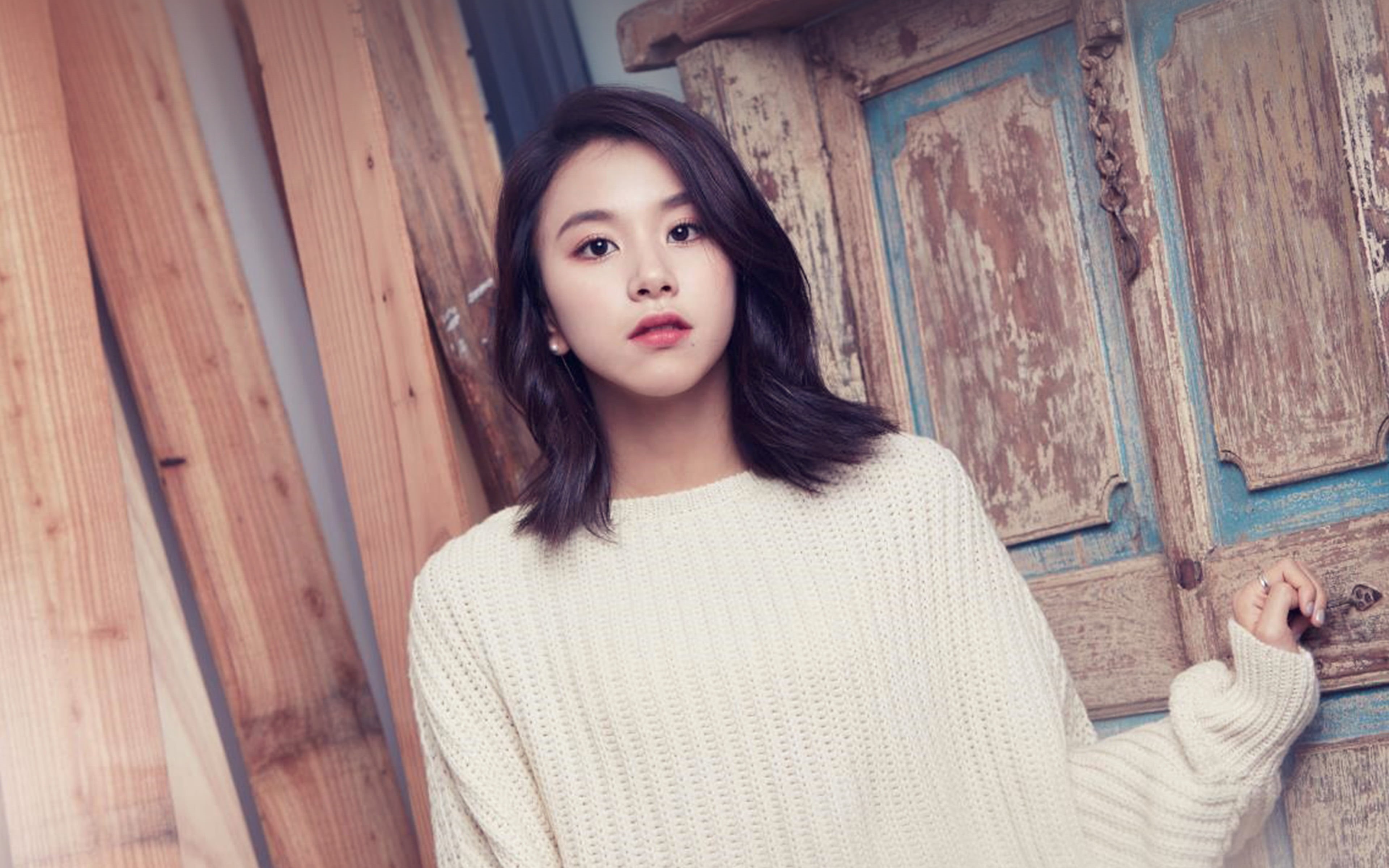 waist up, girl, adult, sweater, young adult, young women, long hair, lifestyles, twice, outdoors, one person, warm clothing, hair, contemplation, kpop, HD Wallpaper