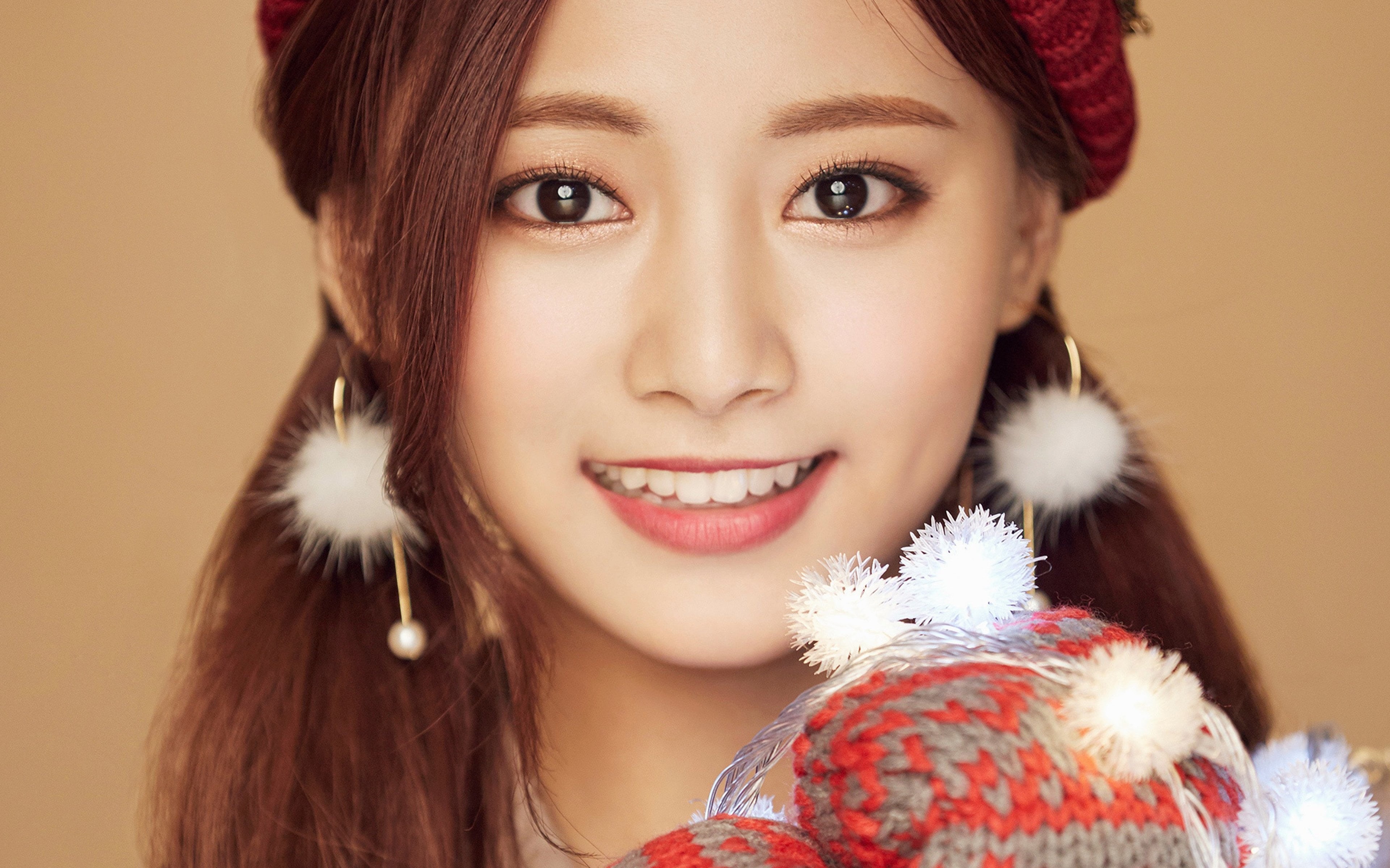 happiness, emotion, human body part, looking at camera, one person, indoors, happy, warm clothing, close-up, christmas, 4K, portrait, young women, human face, HD Wallpaper