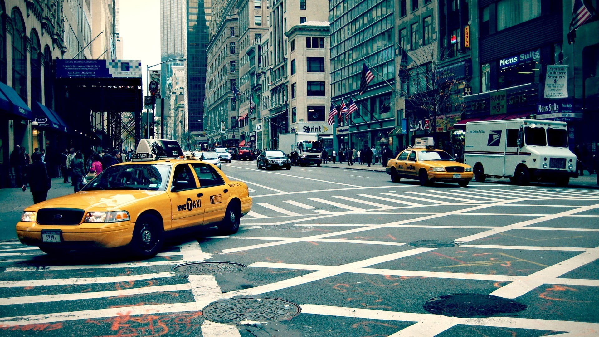 road marking, sedan, city life, transportation, road, sign, car, architecture, New York City, city street, yellow, land vehicle, mode of transportation, HD Wallpaper