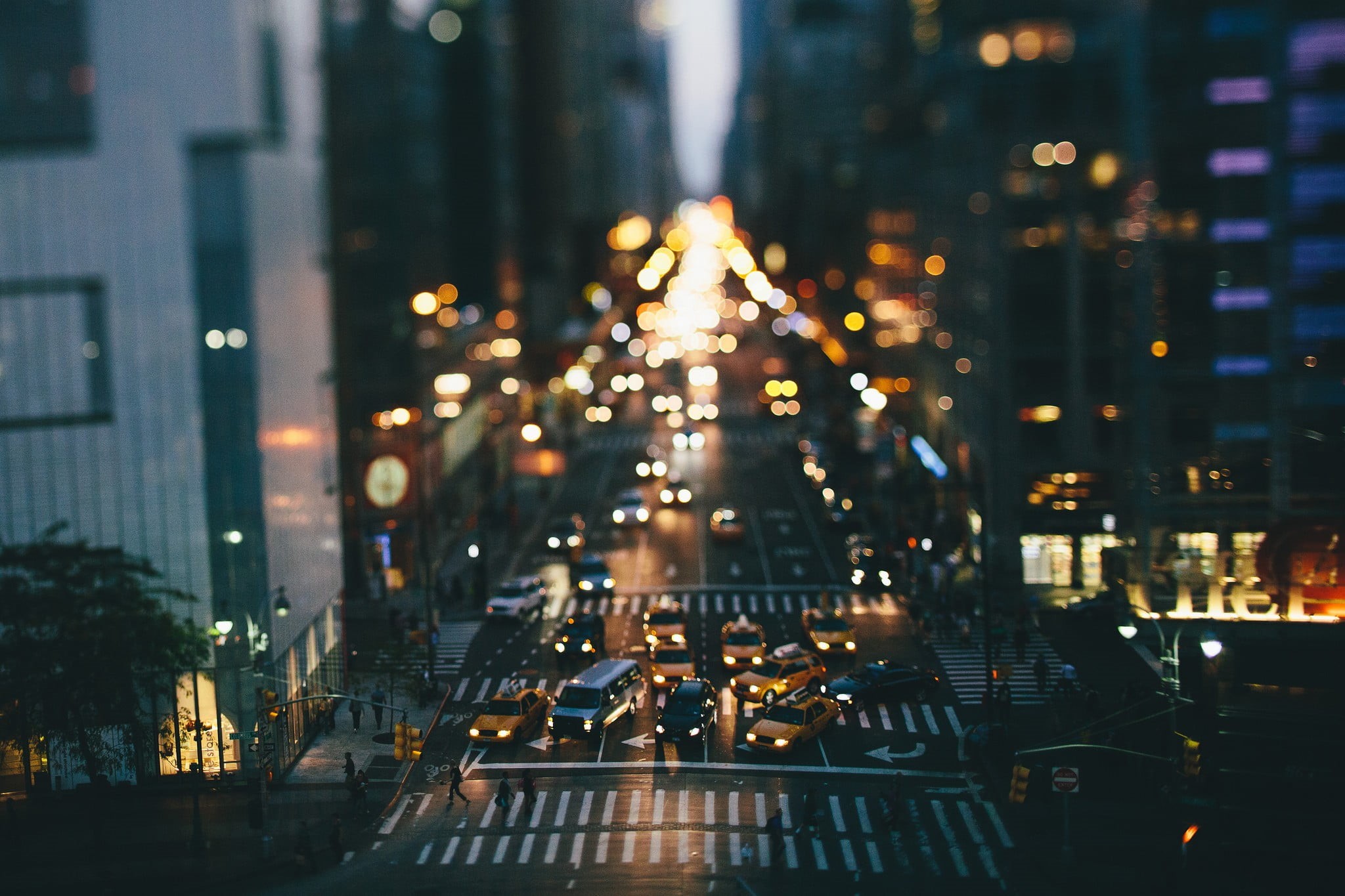 selective, traffic, outdoors, city, car, window, financial district, skyscraper, mode of transportation, street, road, taxi, city life, 1080P, building, HD Wallpaper