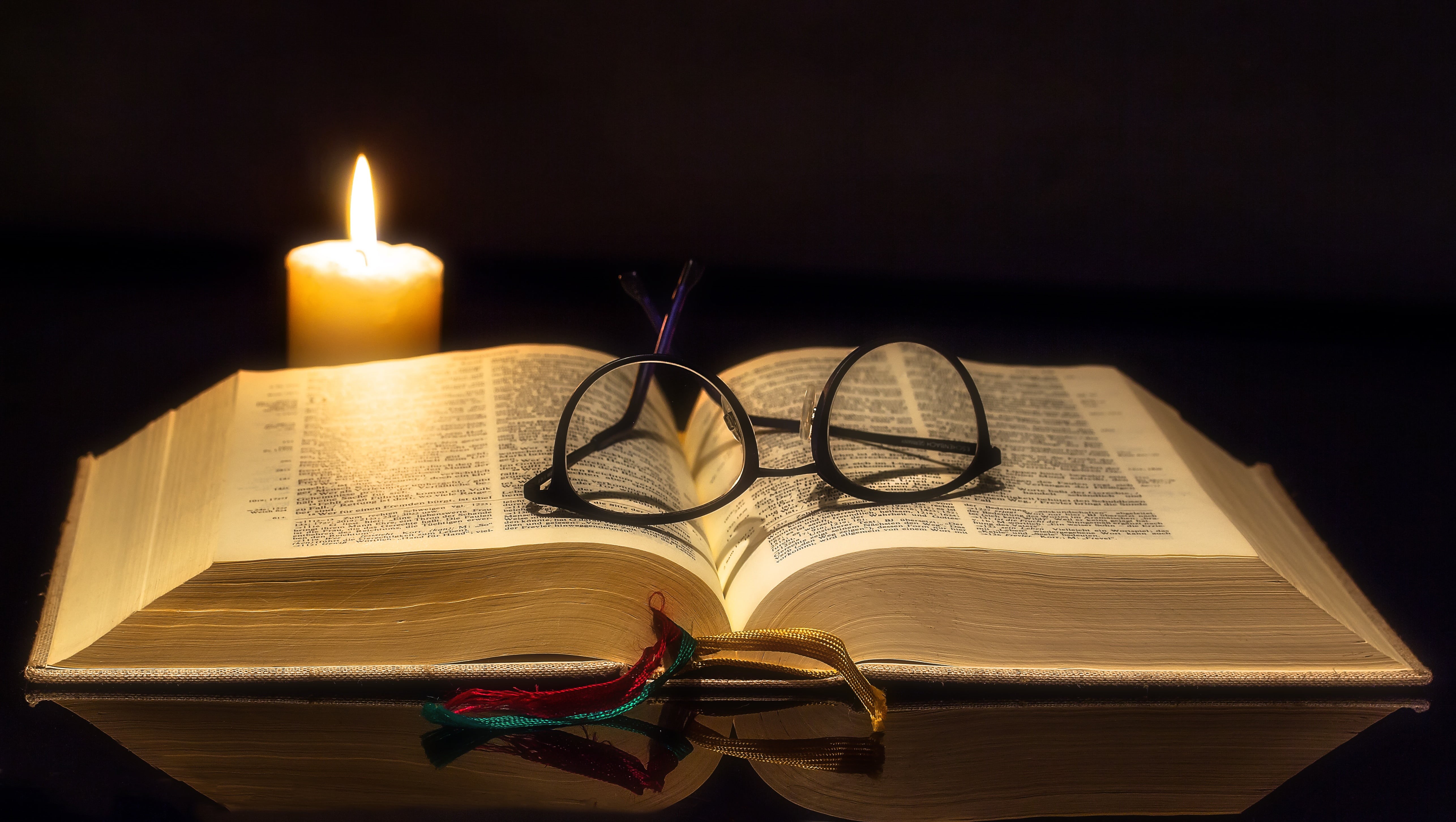 black, burning, flame, reading glasses, sehhilfe, christian, book pages, eye glasses, still life, font, candle, heat, sunglasses, paper, open bible, no people, HD Wallpaper