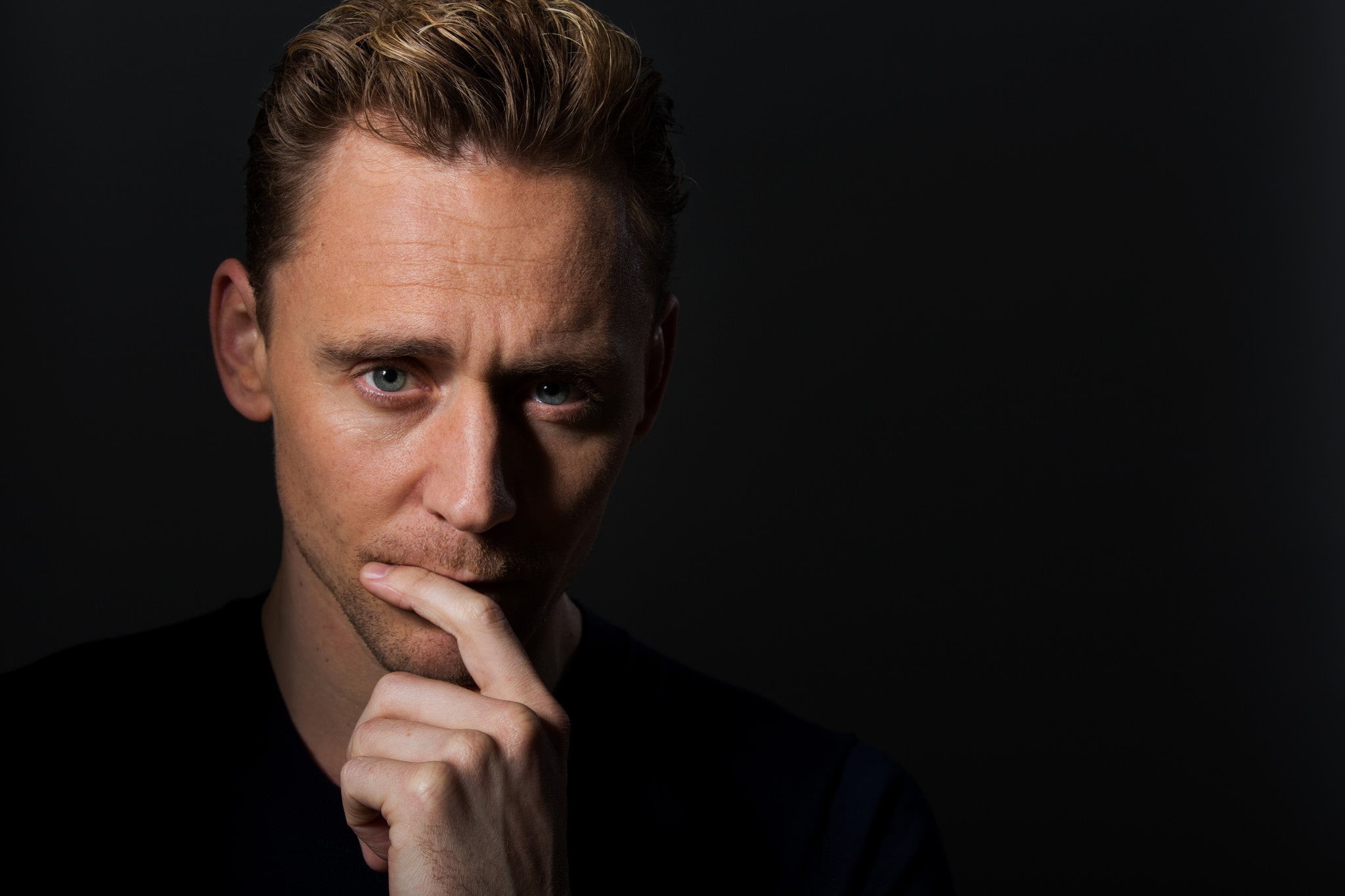 Los Angeles Times, looking at camera, headshot, copy space, actor, black background, finger on lips, men, hidlestone, mid adult, serious, 1080P, hand on chin, HD Wallpaper