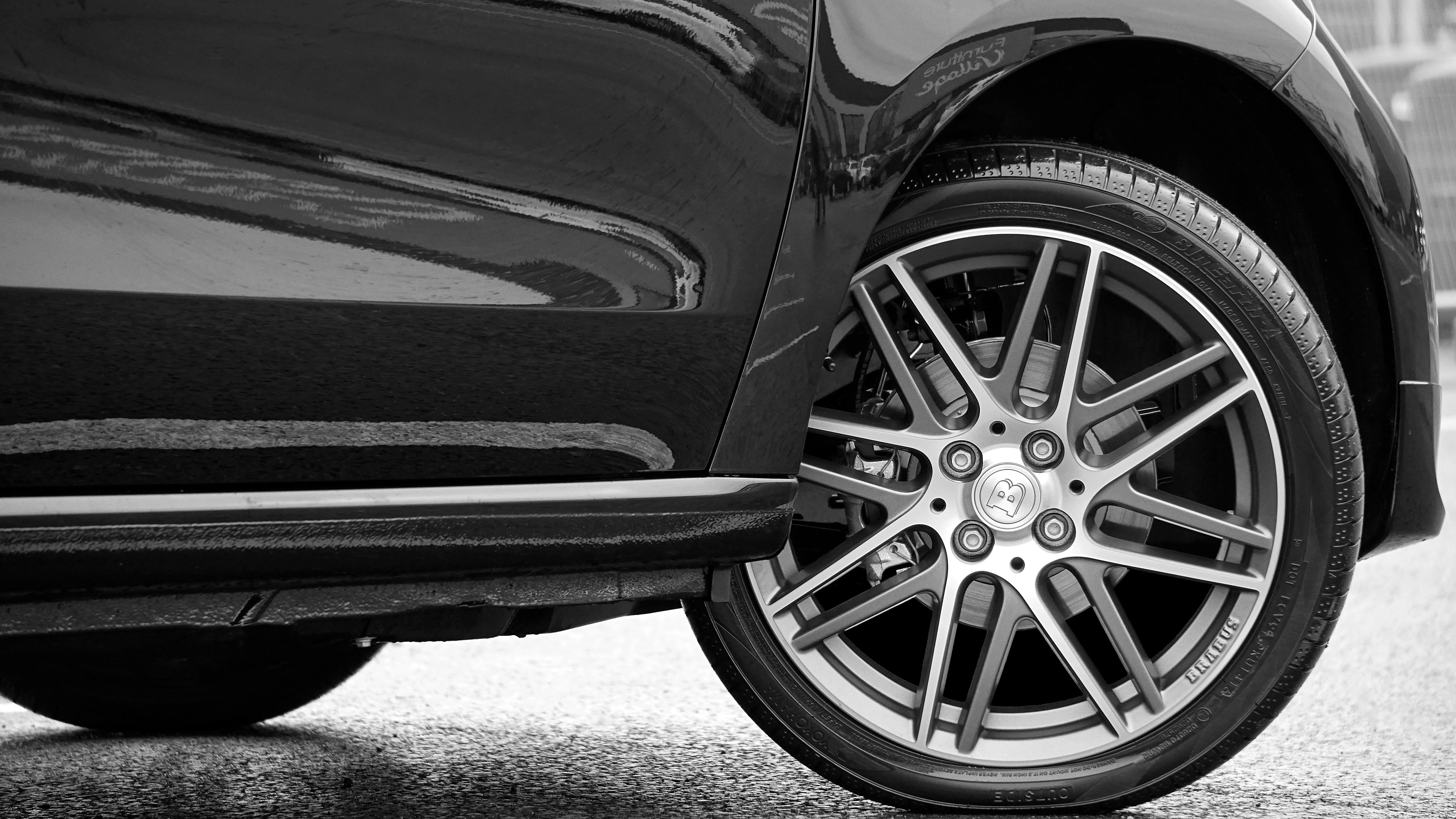 silver, shiny, photography, retro styled, metal, speeding, circle, road, day, wheel, alloy wheel, fast, technology, headlight, motor, alloy, automotive, HD Wallpaper