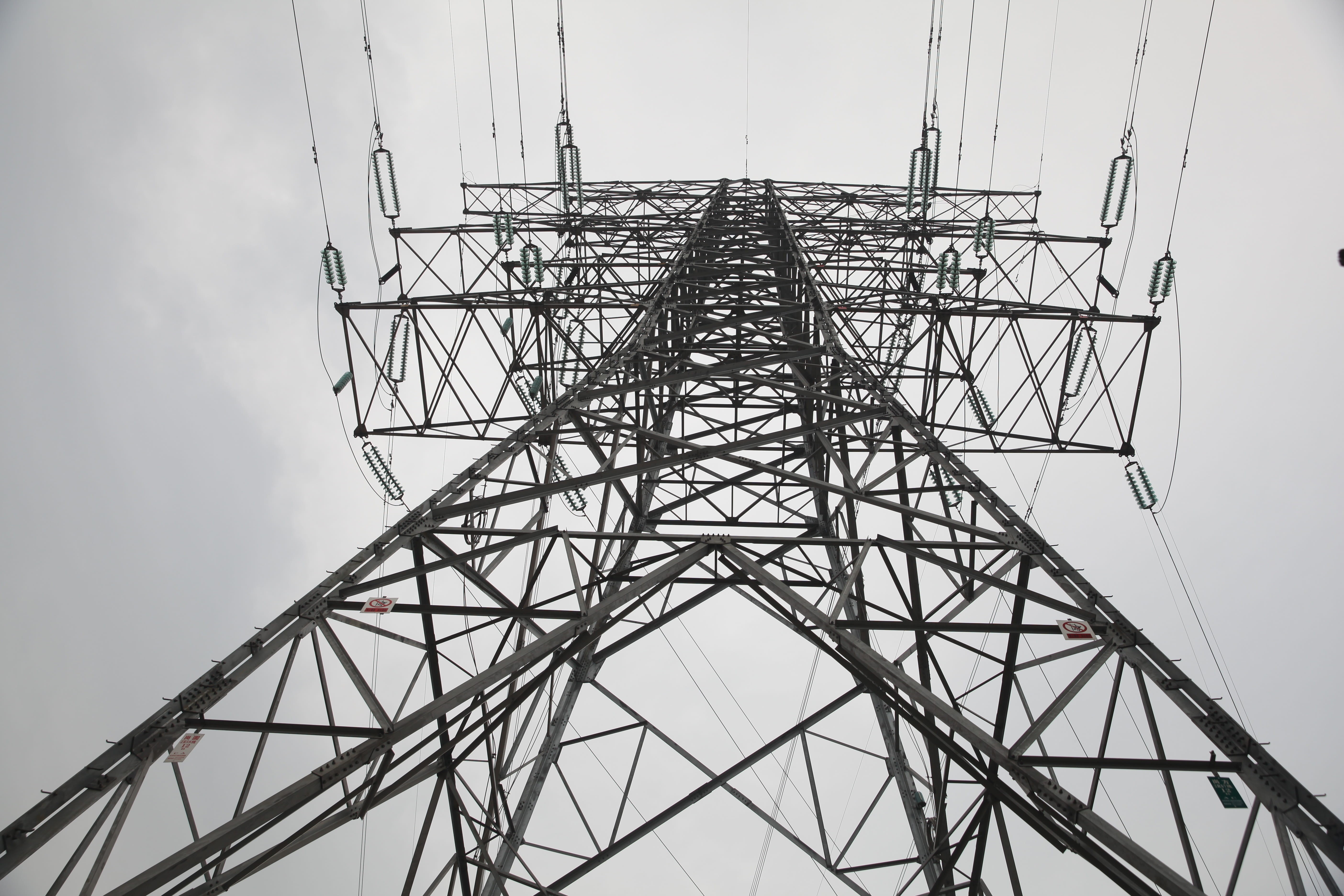 low, electricity transmission, outdoors, global communications, power, transmission tower, clear sky, girder, electricity pylon, power supply, fuel and power generation, HD Wallpaper