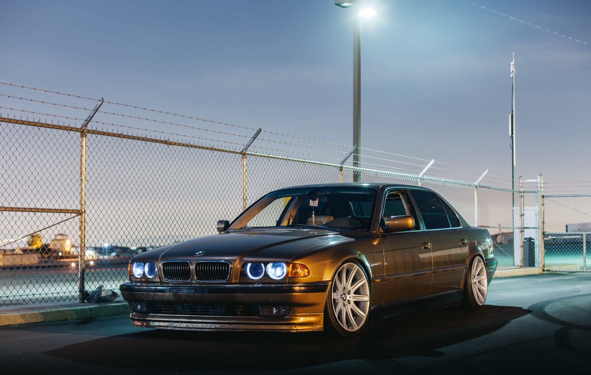 transportation, sky, barrier, stance, E38, car, mode of transportation, lighting equipment, road, city, motor vehicle, blue, gray, BMW, 1080P, tuning, HD Wallpaper
