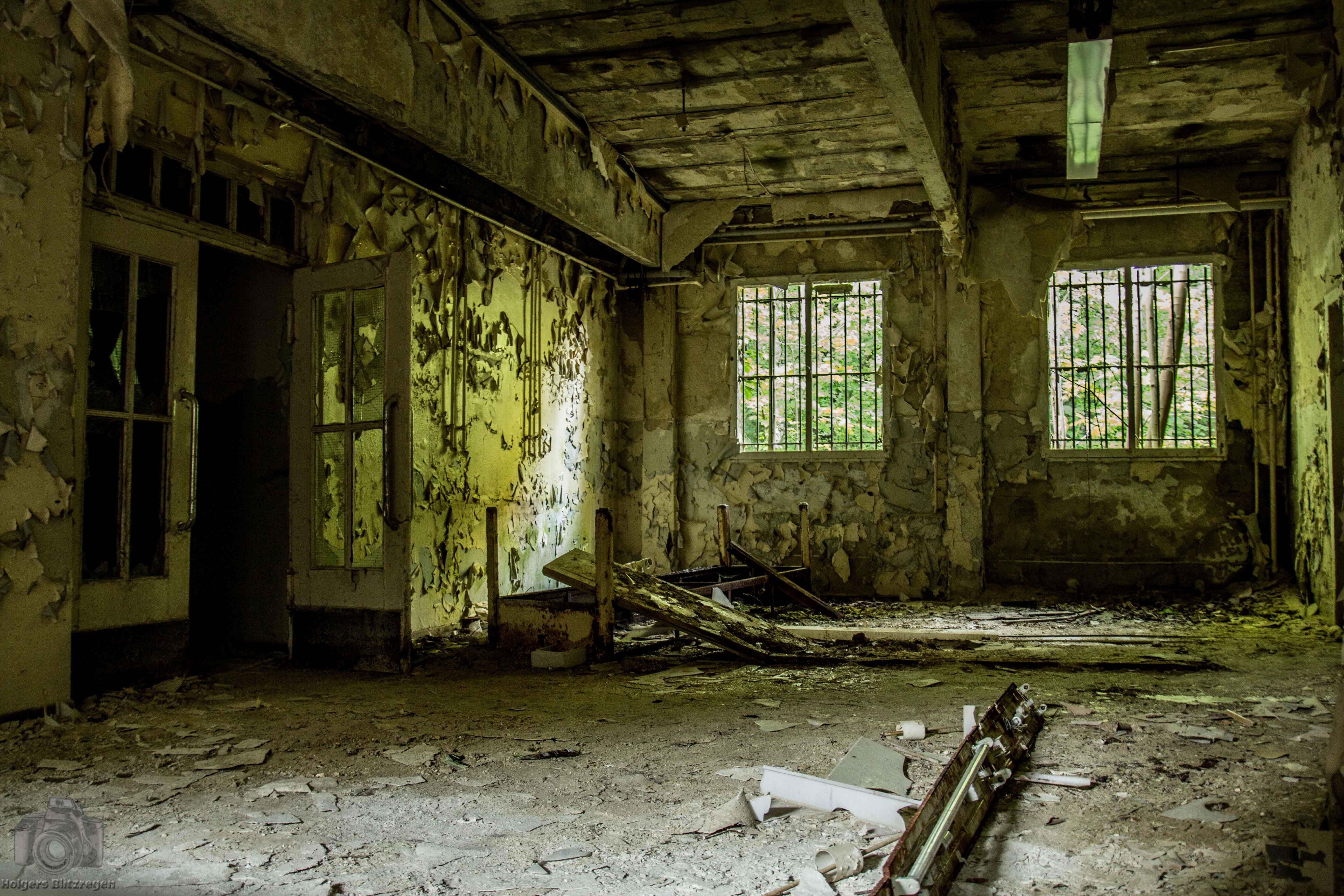 brown, dirt, damaged, ruin, ceiling, ruined, domestic room, demolished, spooky, 5K, deterioration, built Structure, dirty, dilapidated, bad condition, HD Wallpaper