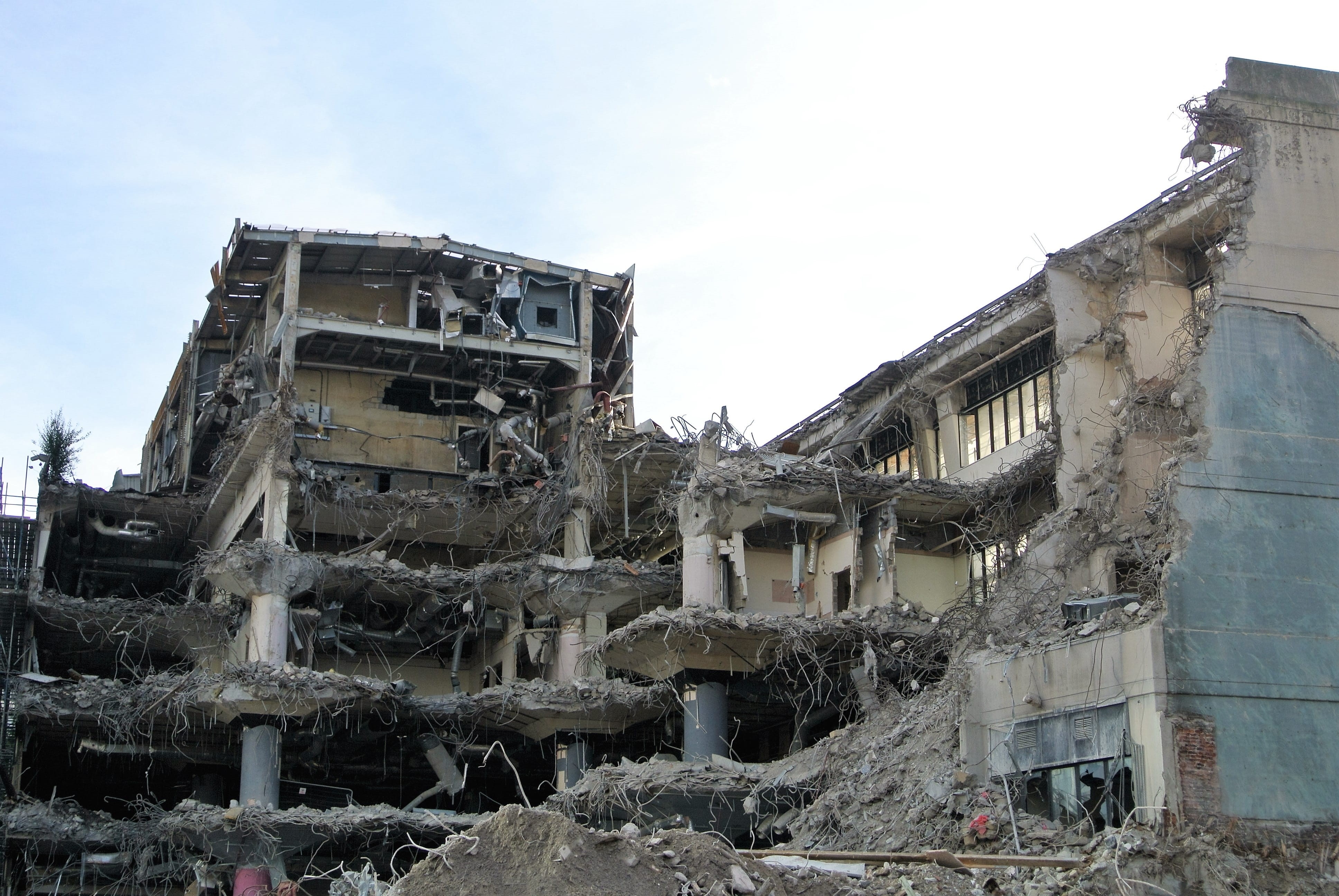 old, demolition, the past, obsolete, building exterior, run-down, building, outdoors, deterioration, demolishing, industry, low angle view, ruined, metal industry, HD Wallpaper